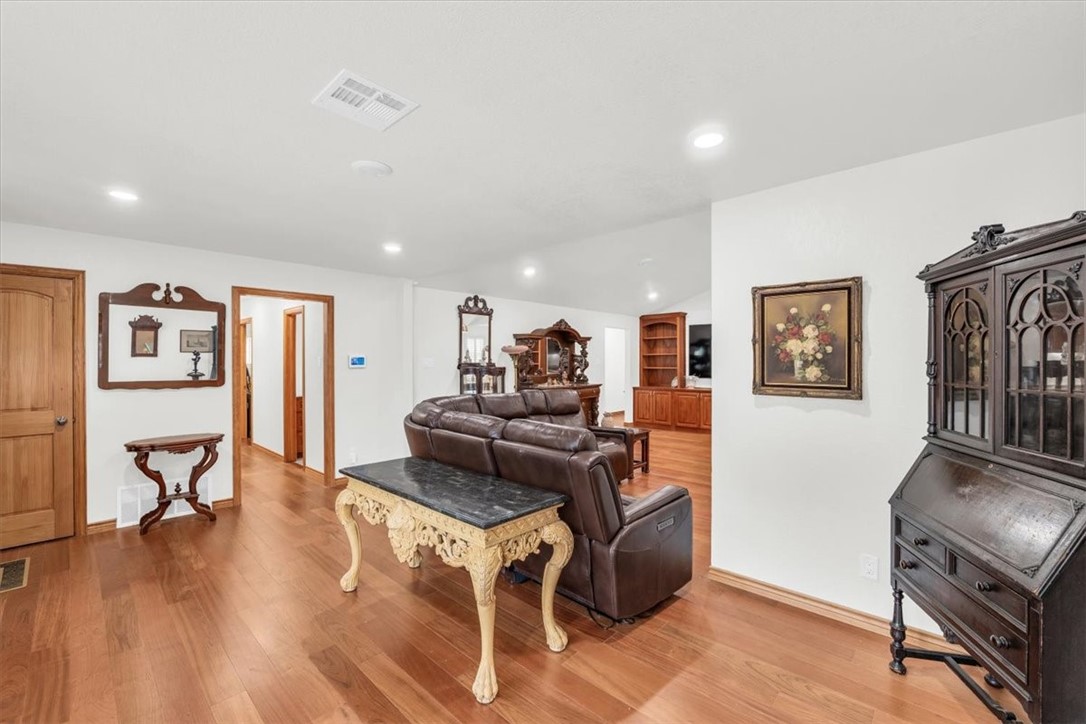 2217 Carolinda Drive