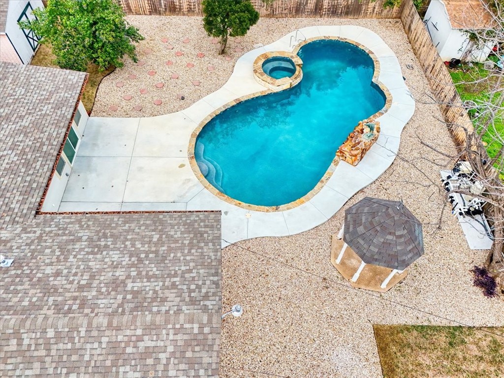 2217 Carolinda Drive