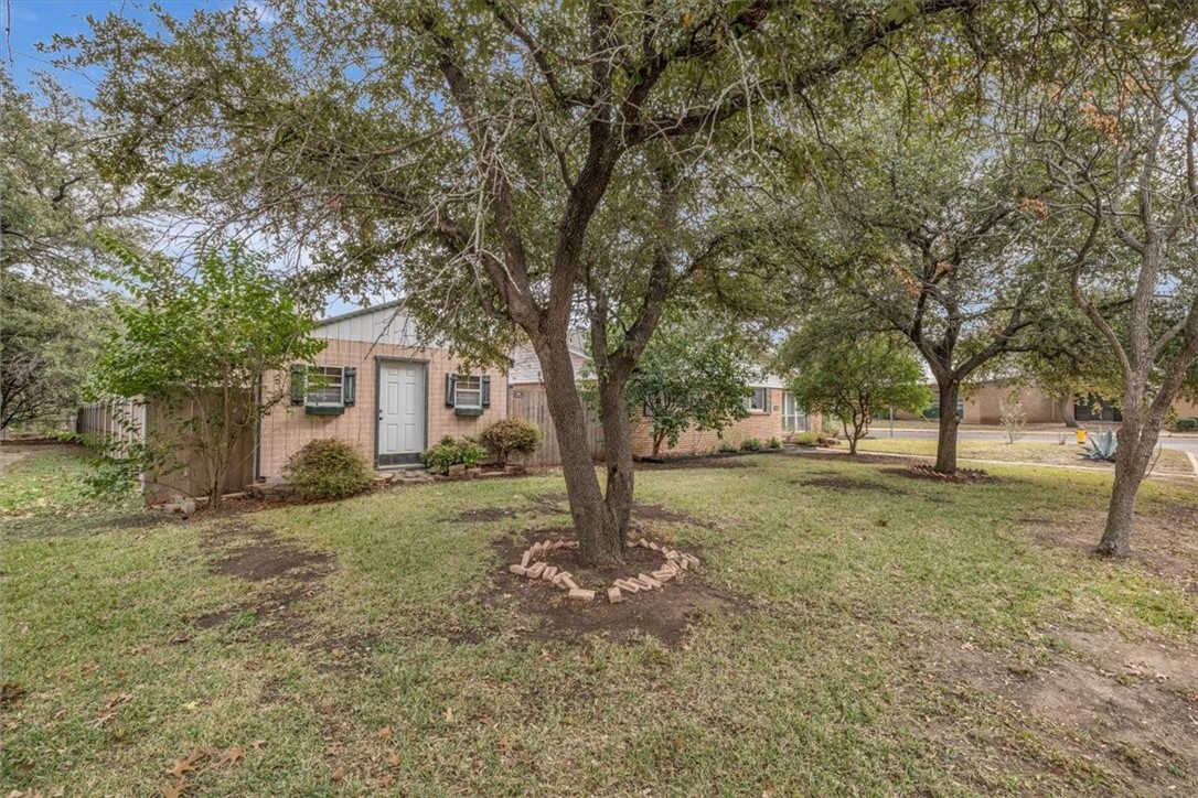 2217 Carolinda Drive