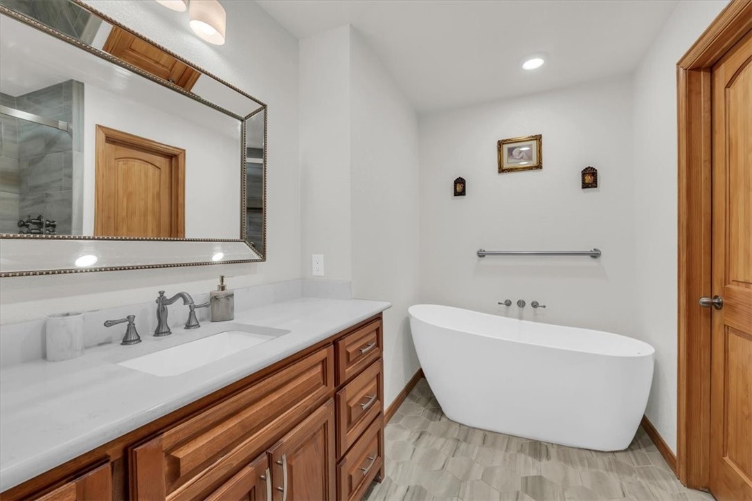 2217 Carolinda Drive
