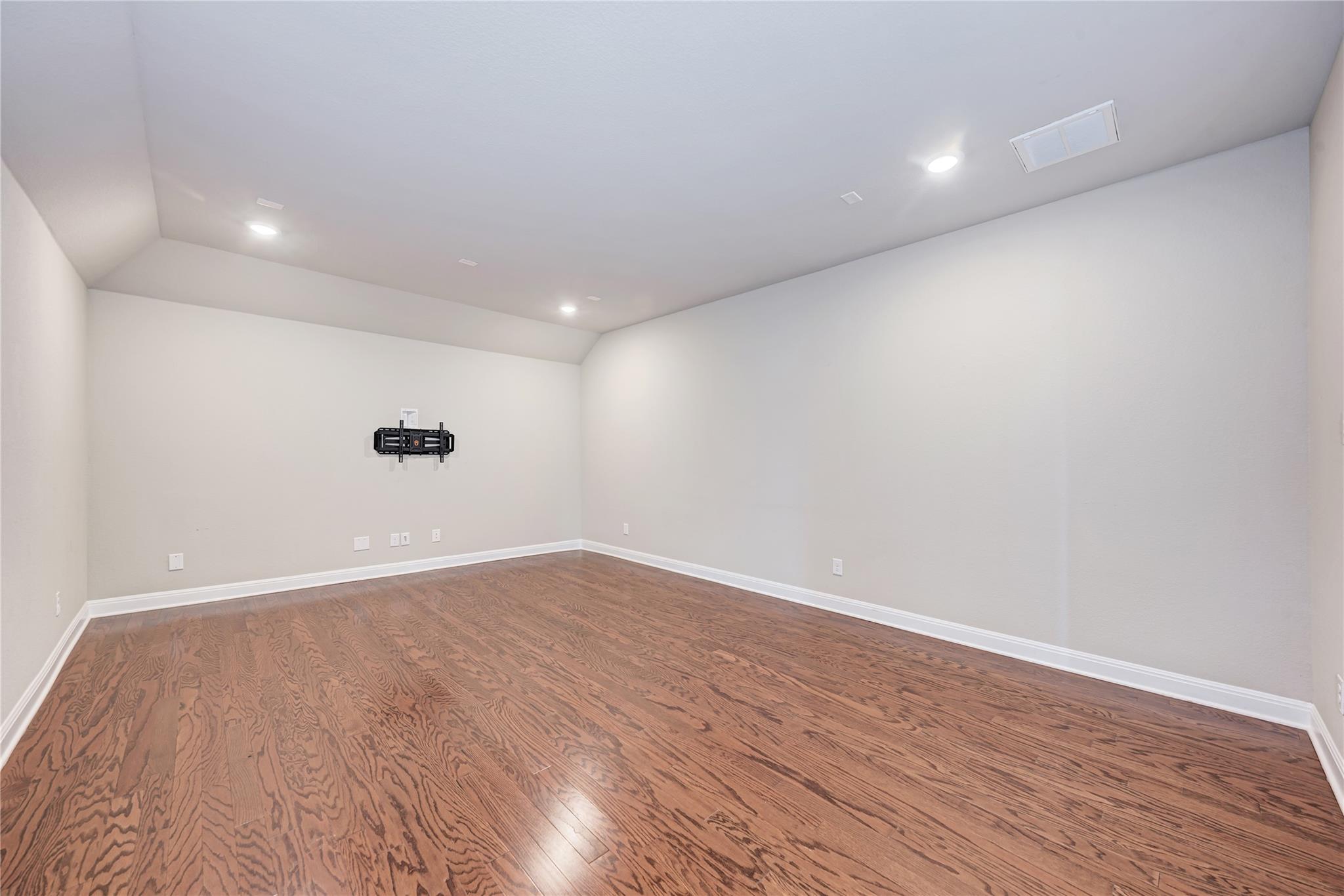 709 Critty LN