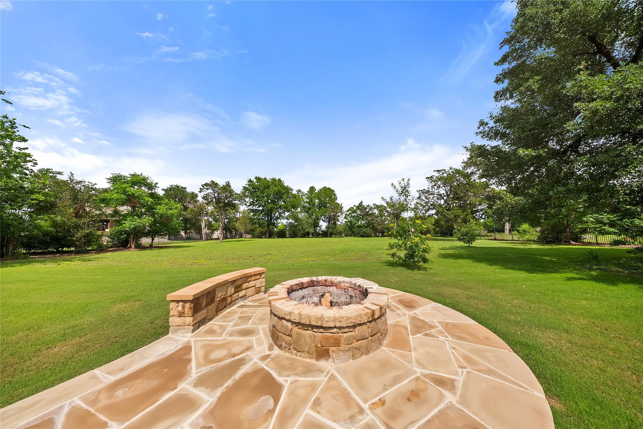 175 Whitney Woods CIR