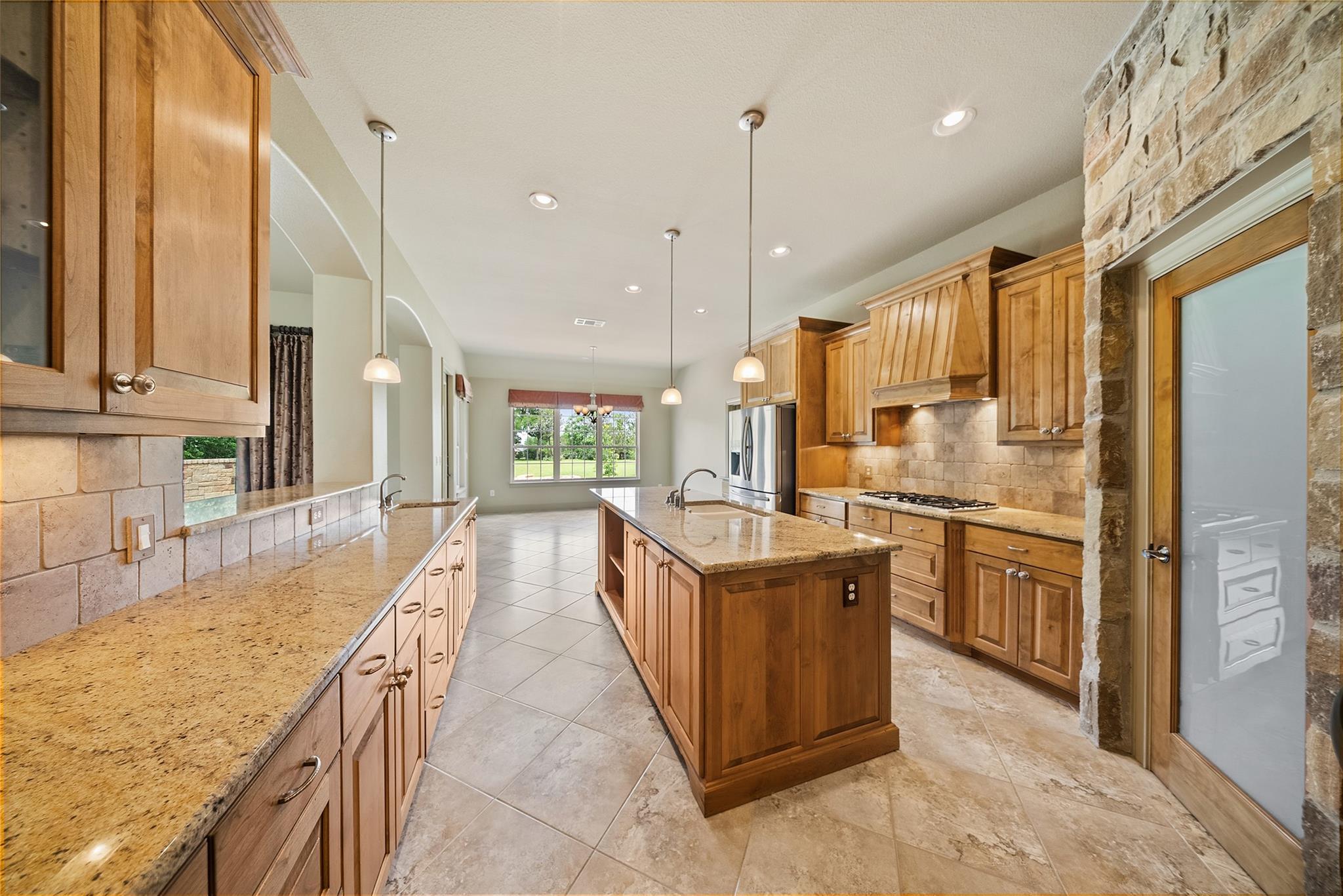 175 Whitney Woods CIR