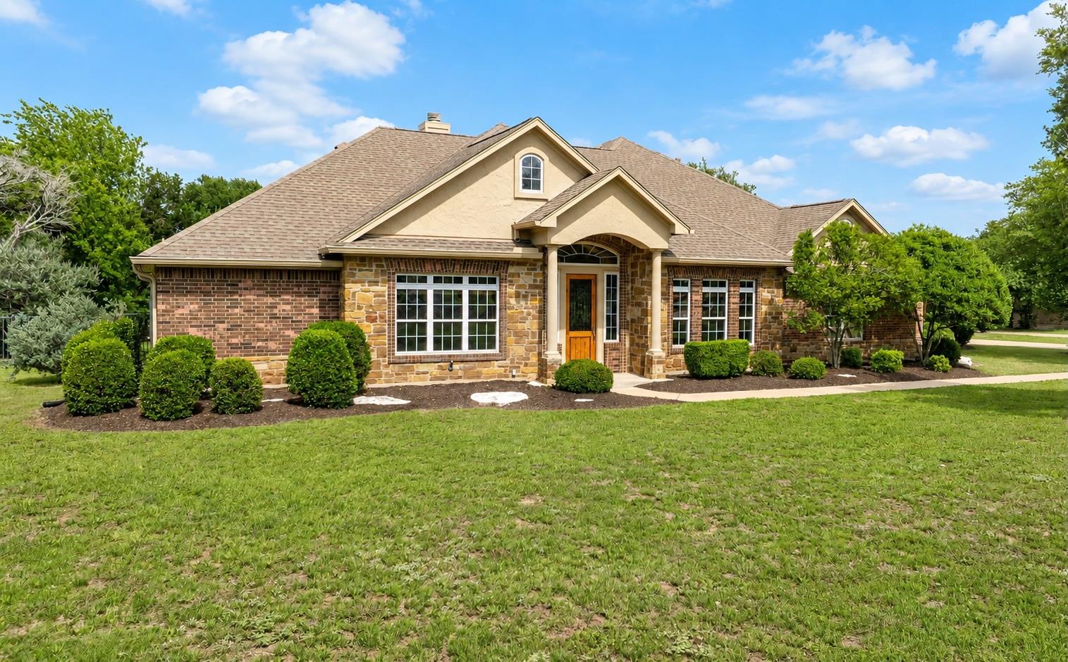 175 Whitney Woods CIR