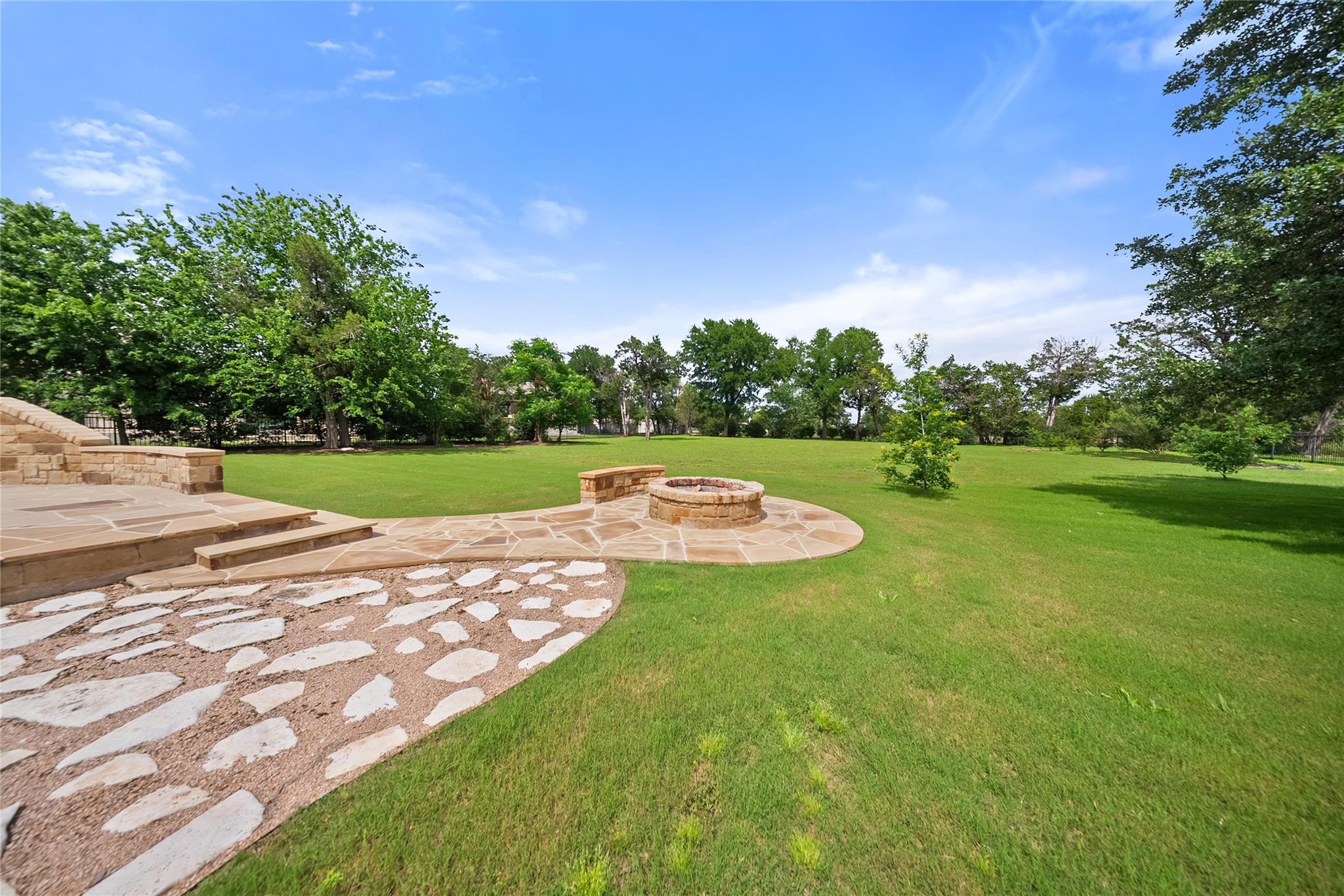 175 Whitney Woods CIR