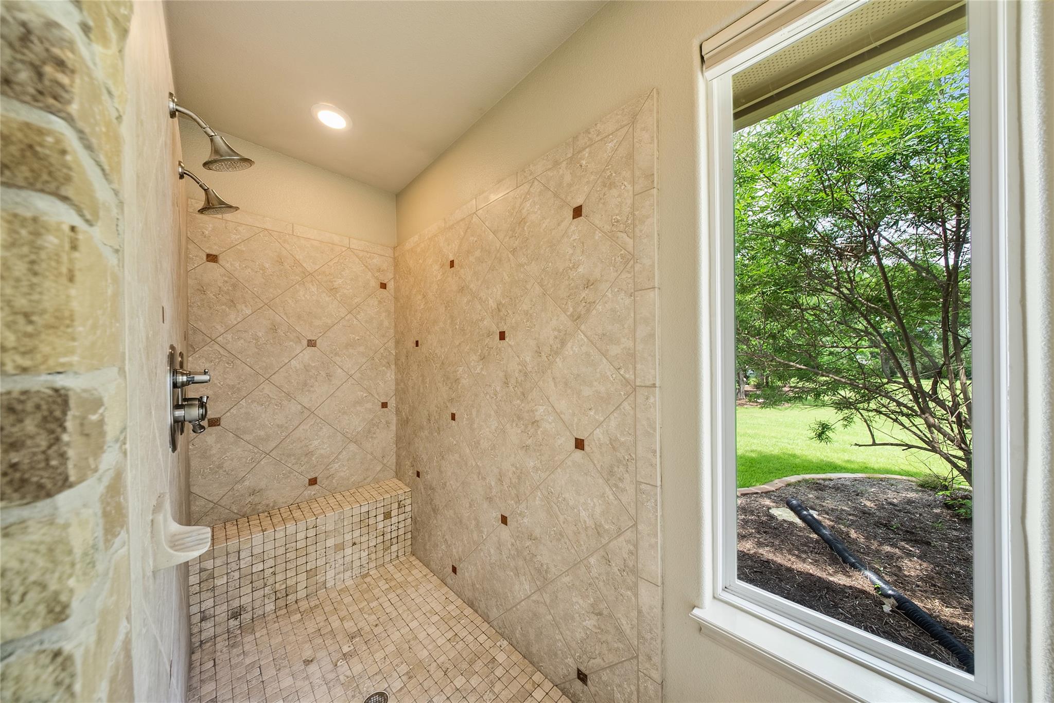 175 Whitney Woods CIR