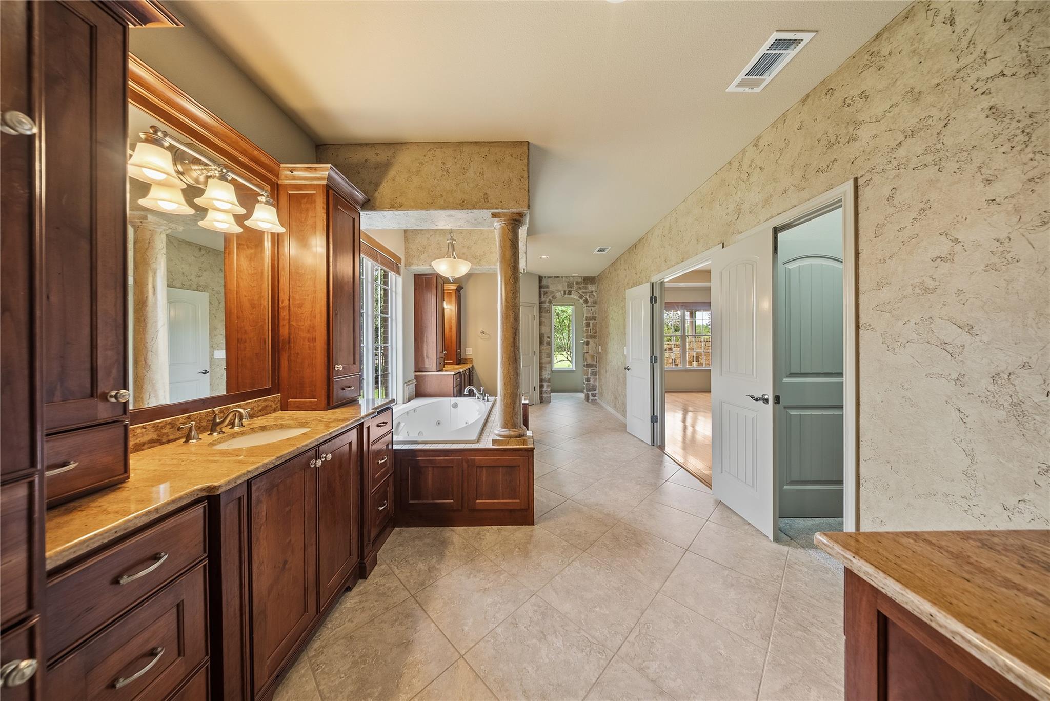 175 Whitney Woods CIR