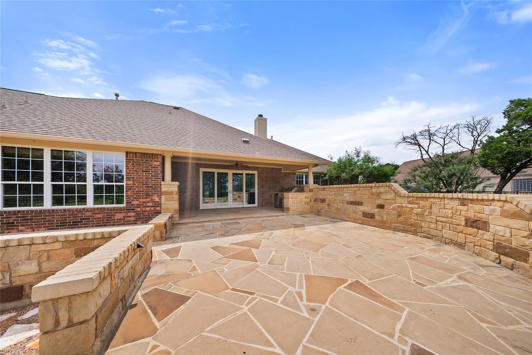 175 Whitney Woods CIR