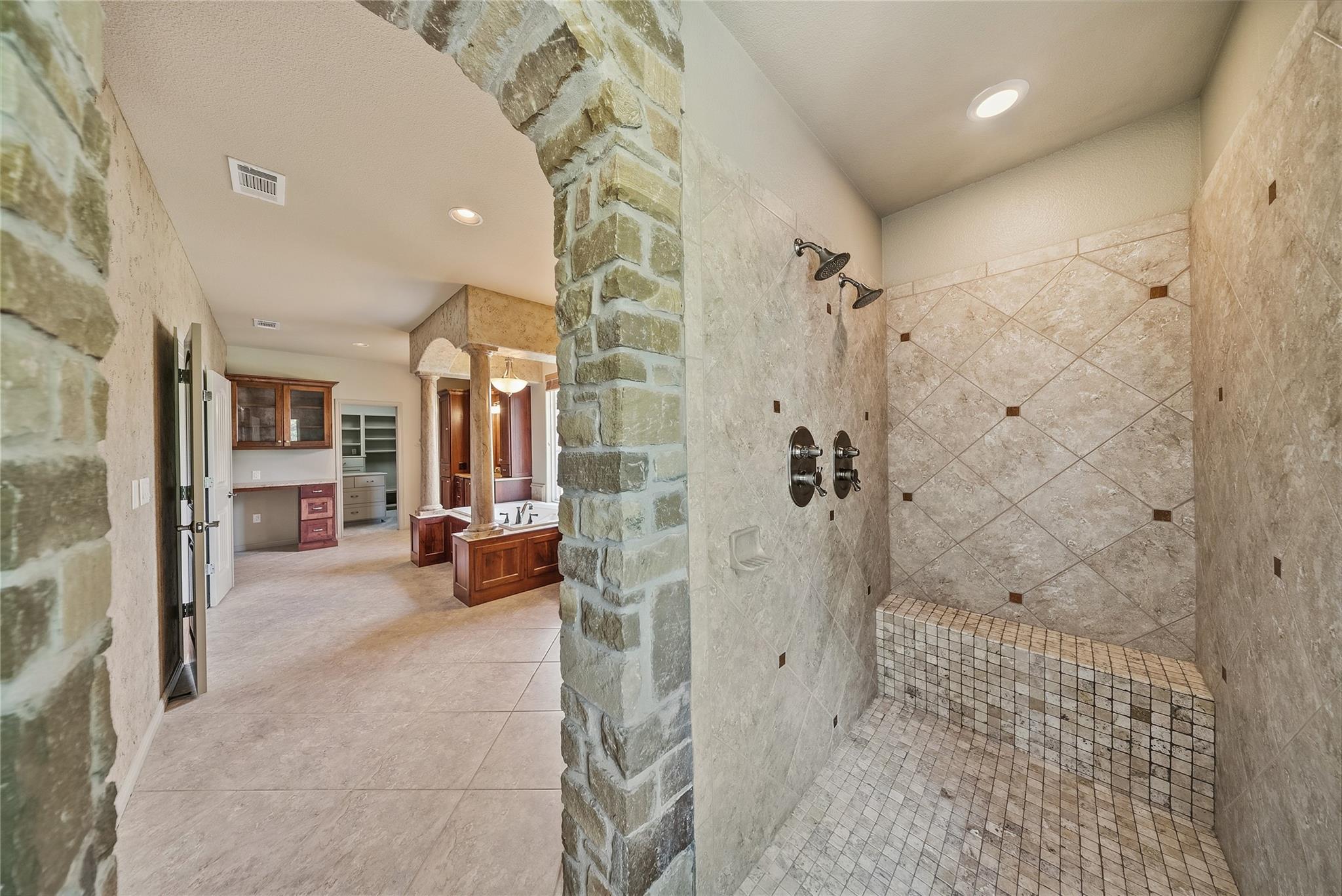175 Whitney Woods CIR