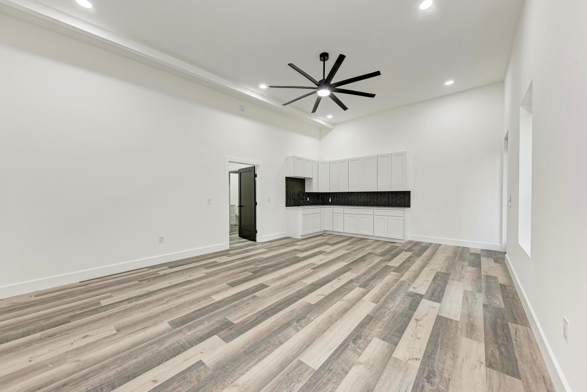 4190 W FM 243