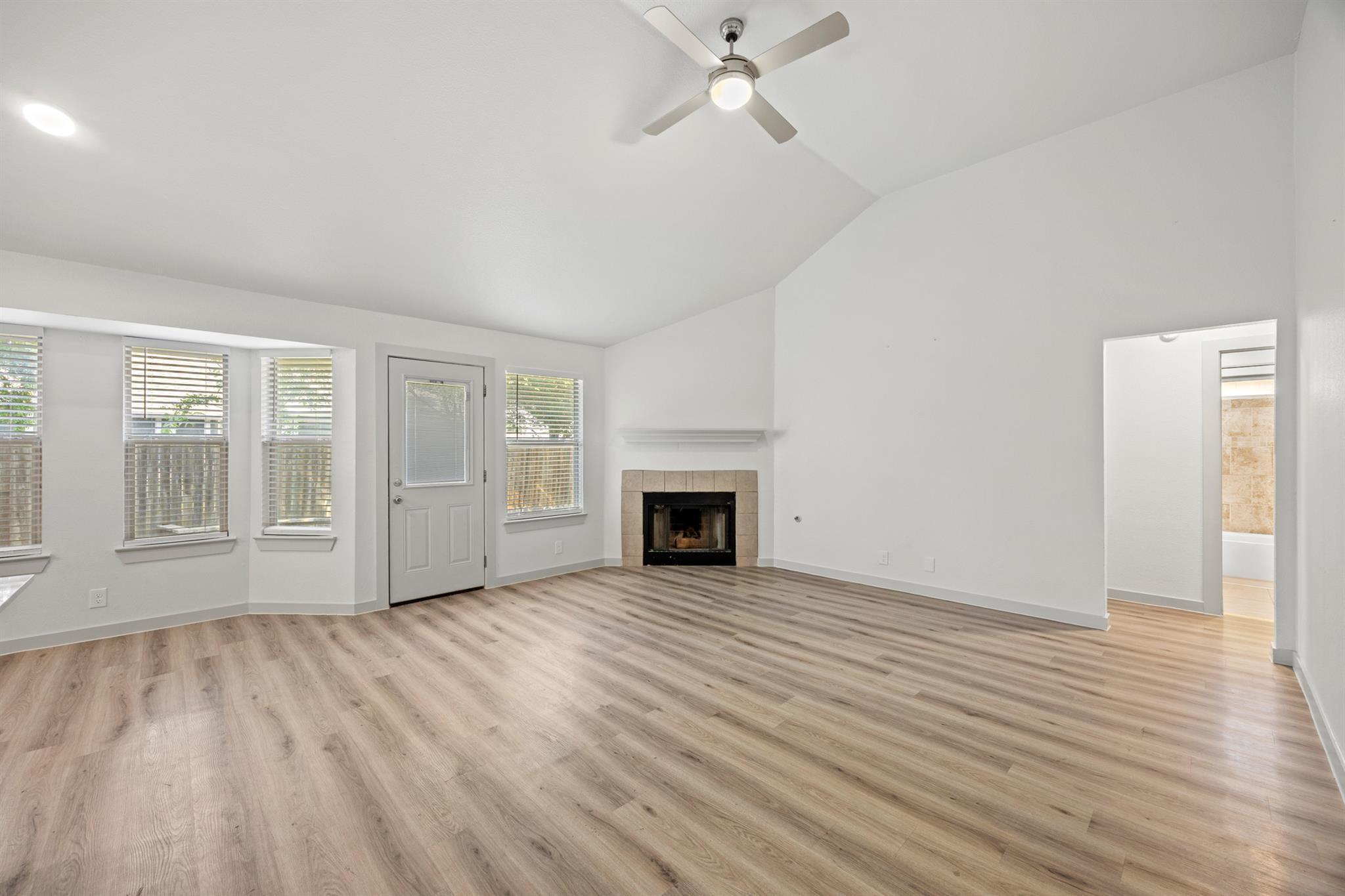 100 Evergreen CIR
