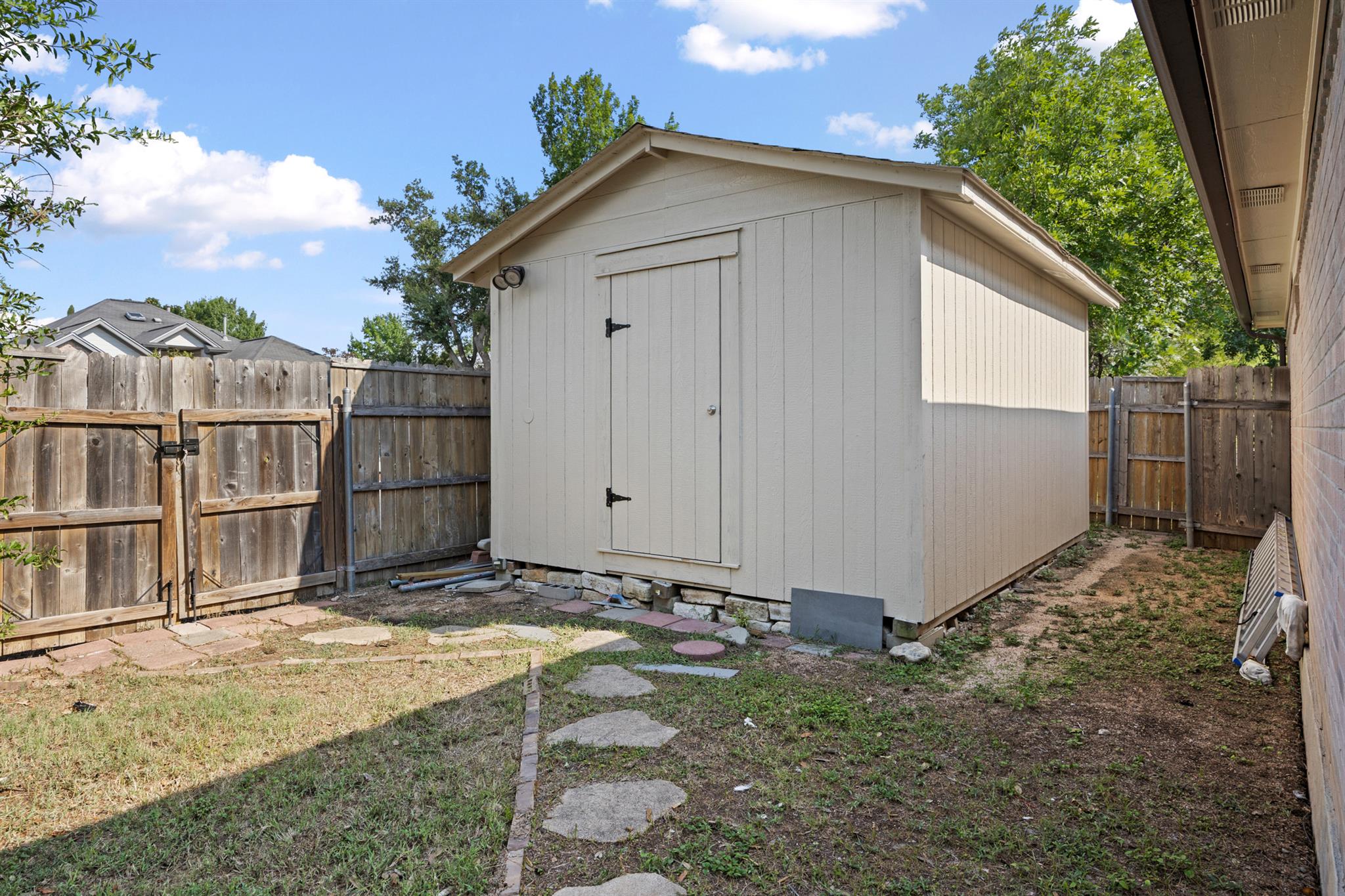 100 Evergreen CIR