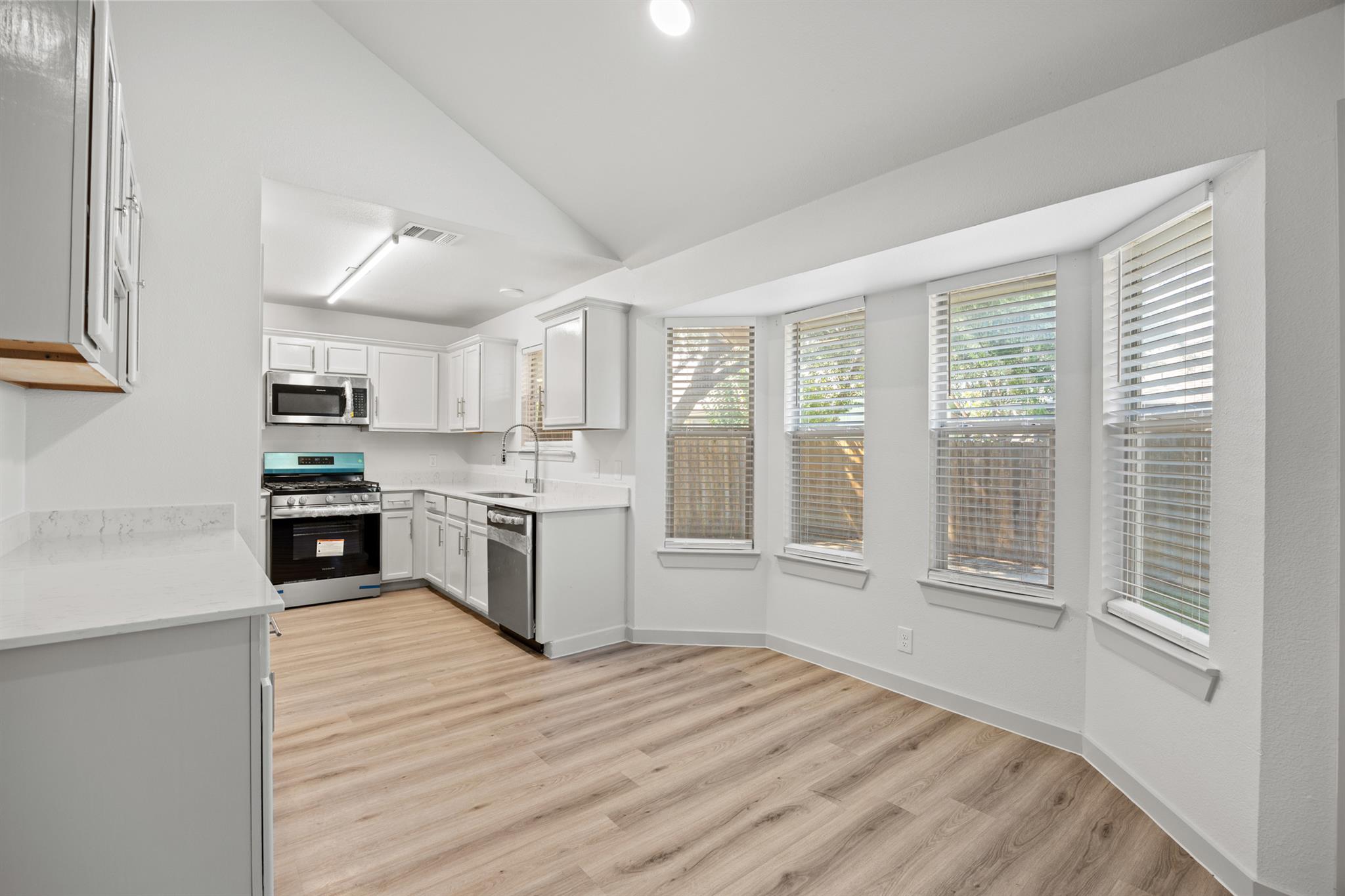 100 Evergreen CIR