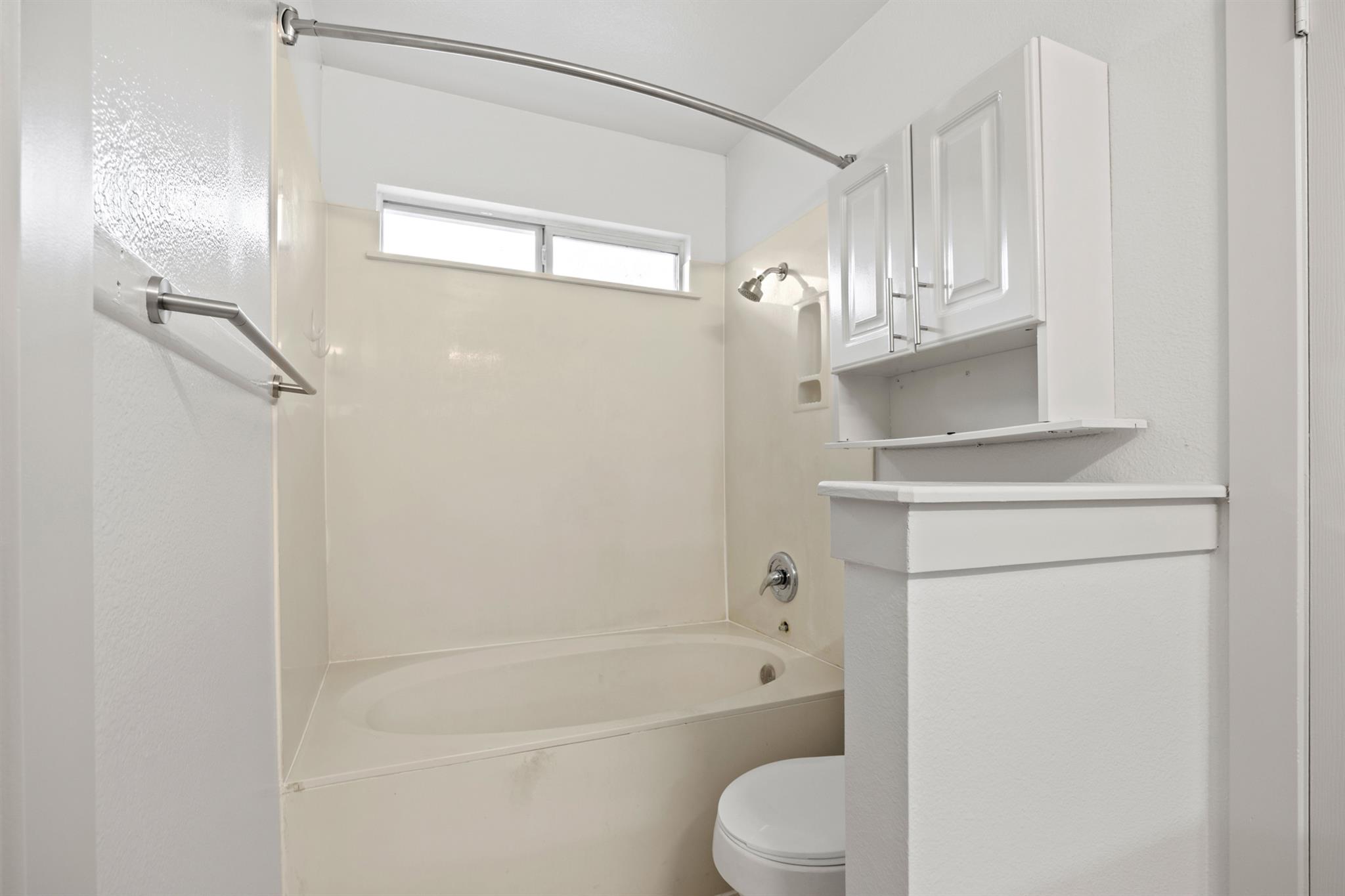 100 Evergreen CIR