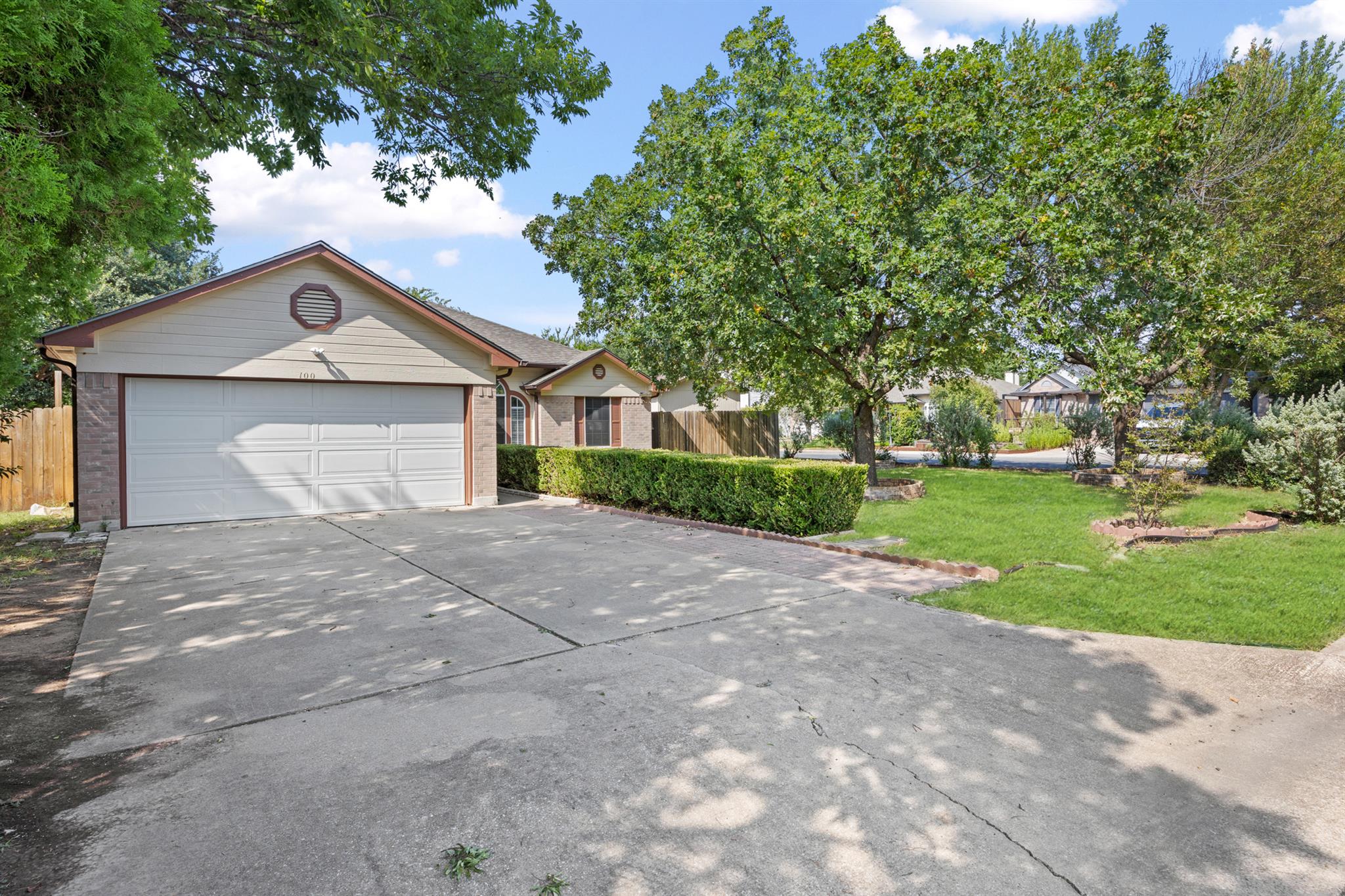 100 Evergreen CIR