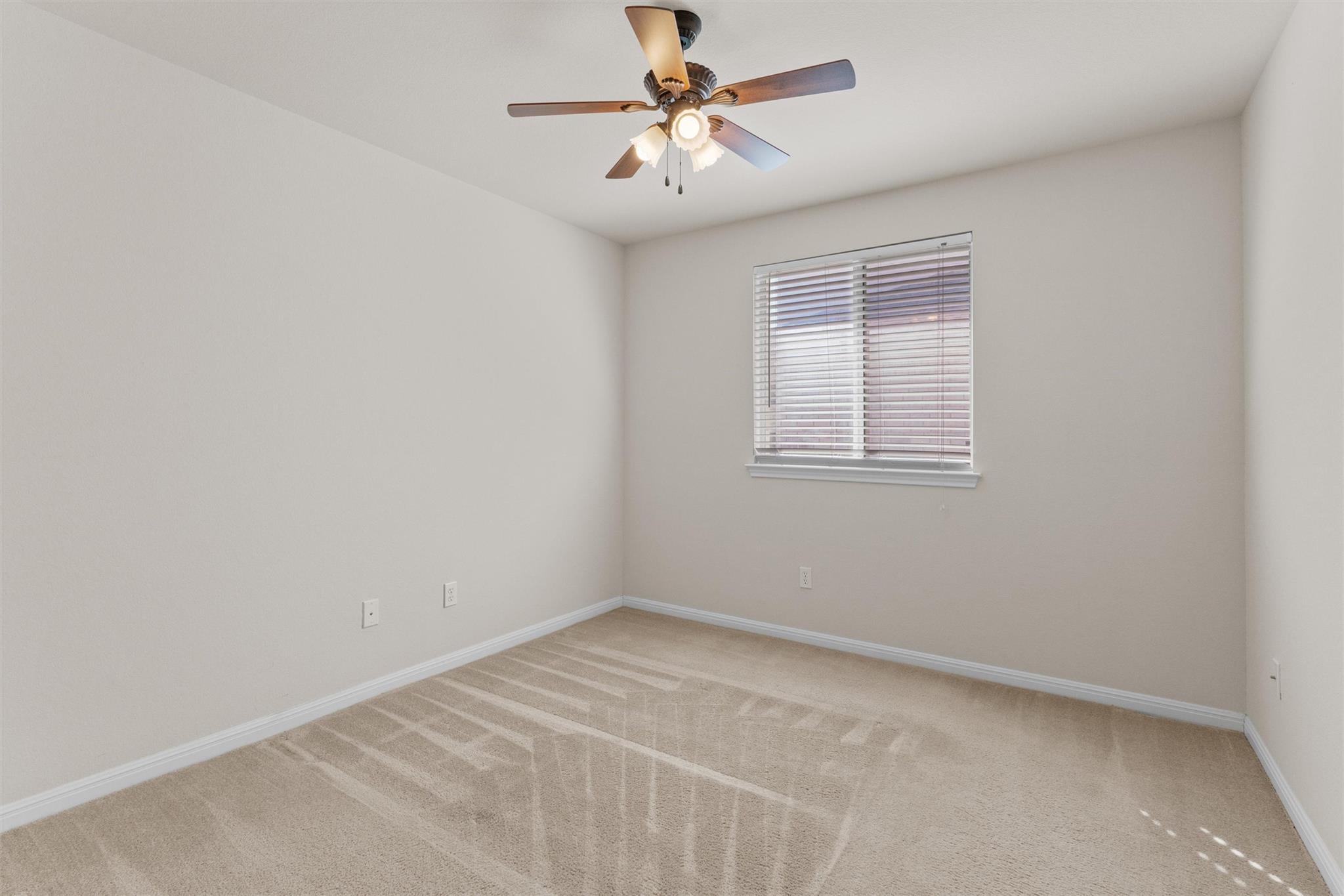 7830 Squirrel Hollow DR