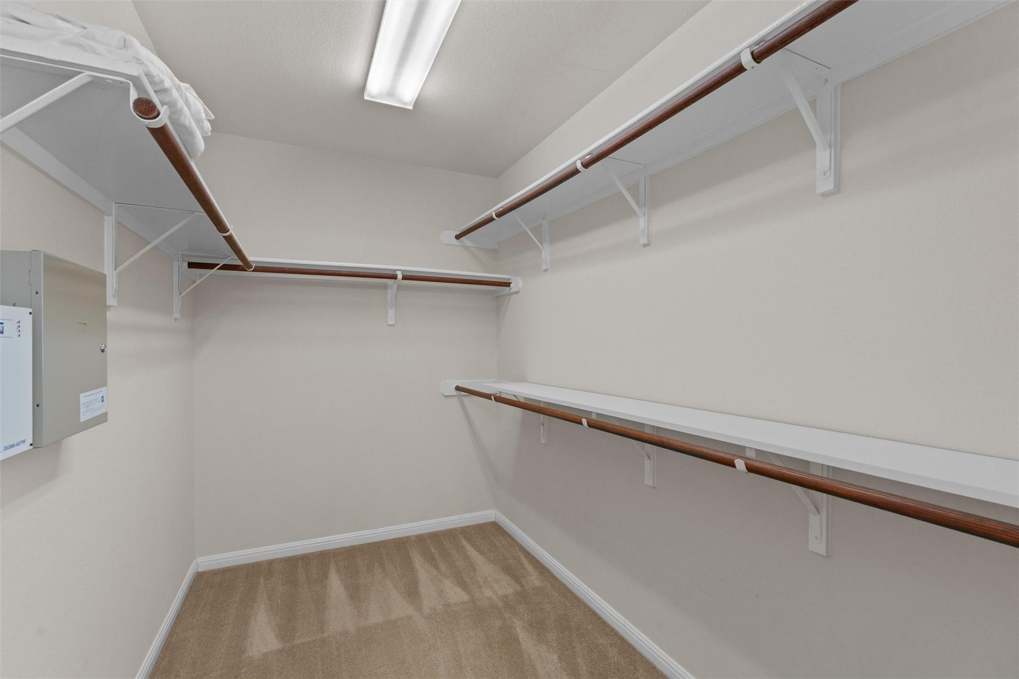 7830 Squirrel Hollow DR