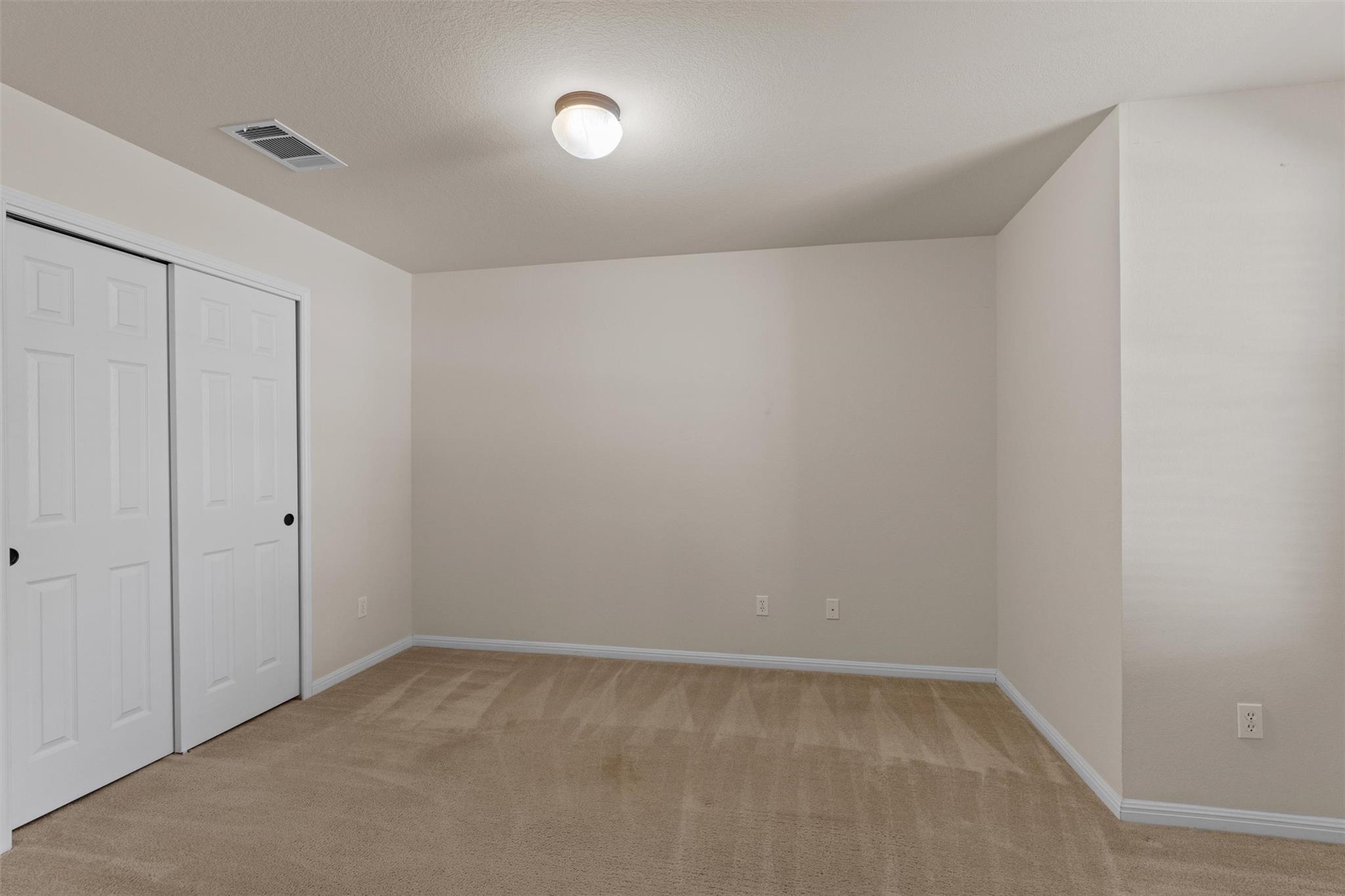 7830 Squirrel Hollow DR