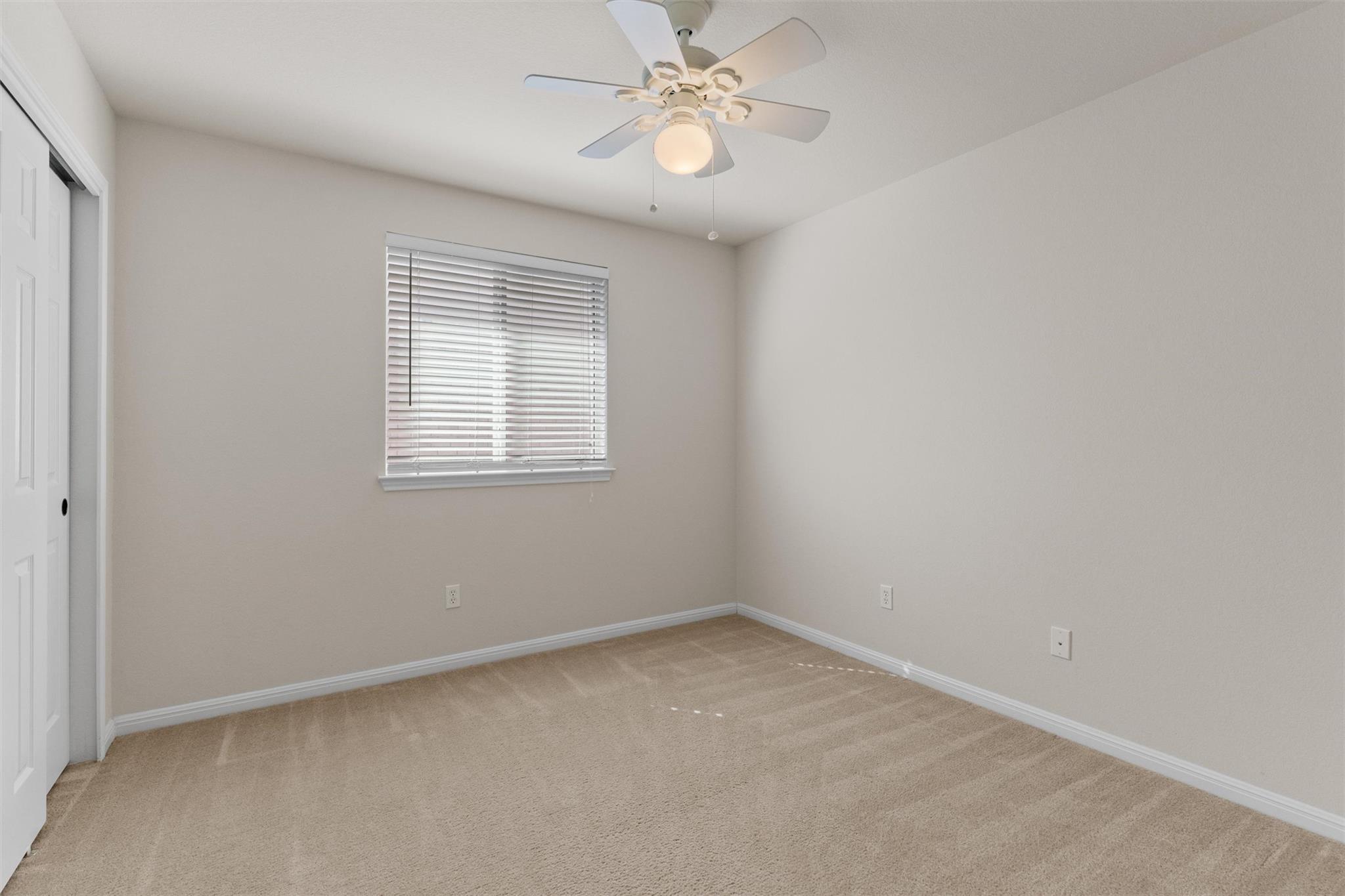 7830 Squirrel Hollow DR