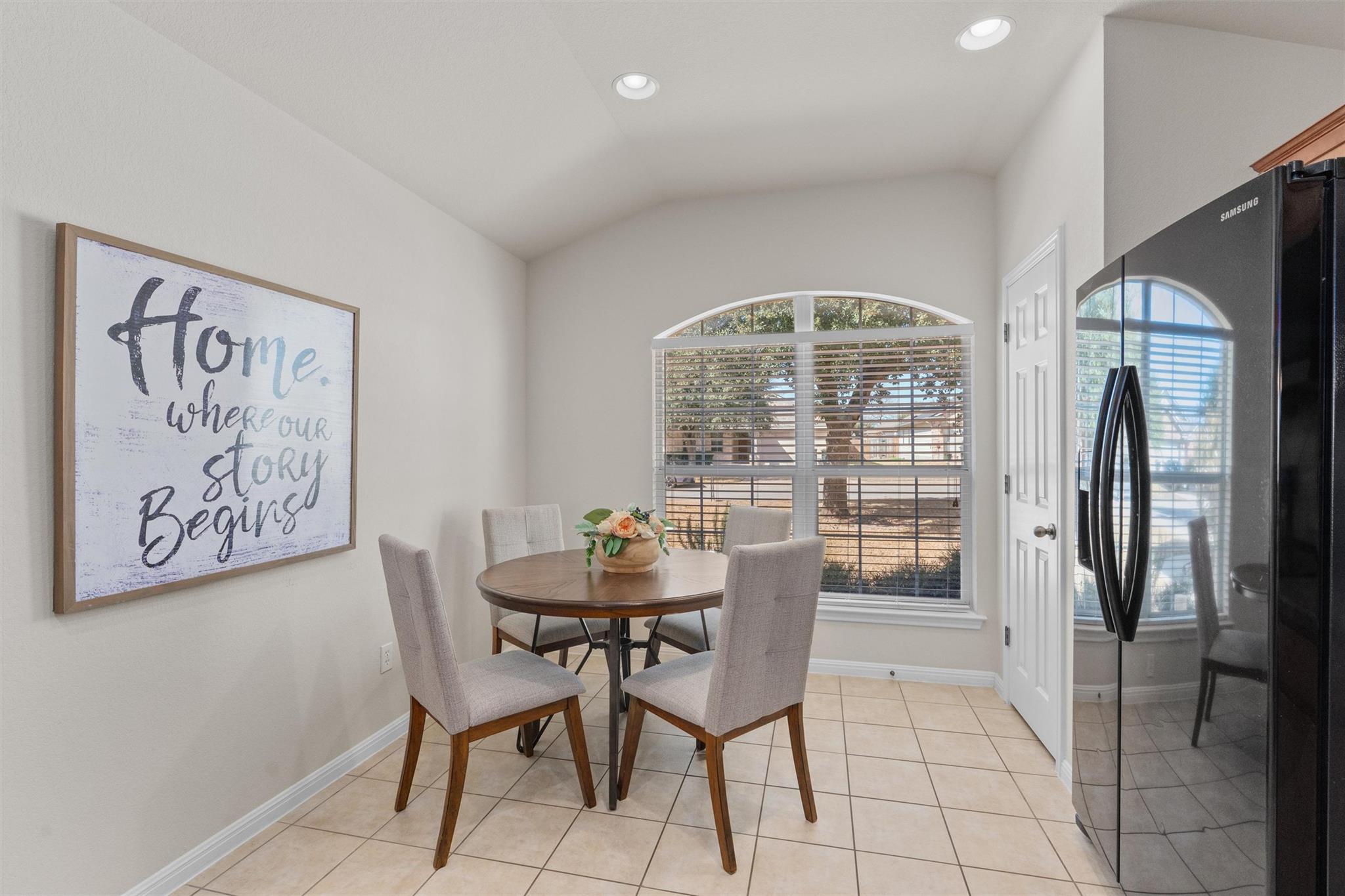 7830 Squirrel Hollow DR