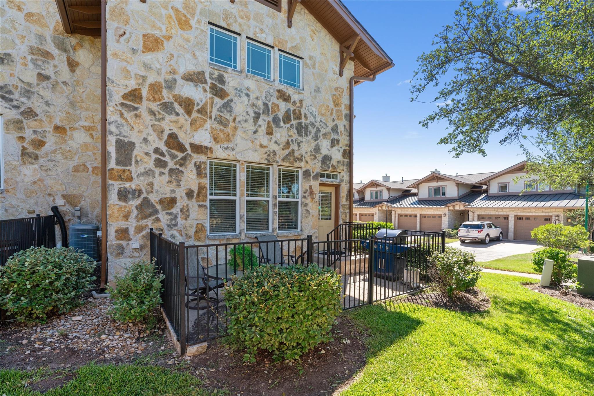 2930 Grand Oaks LOOP # 804