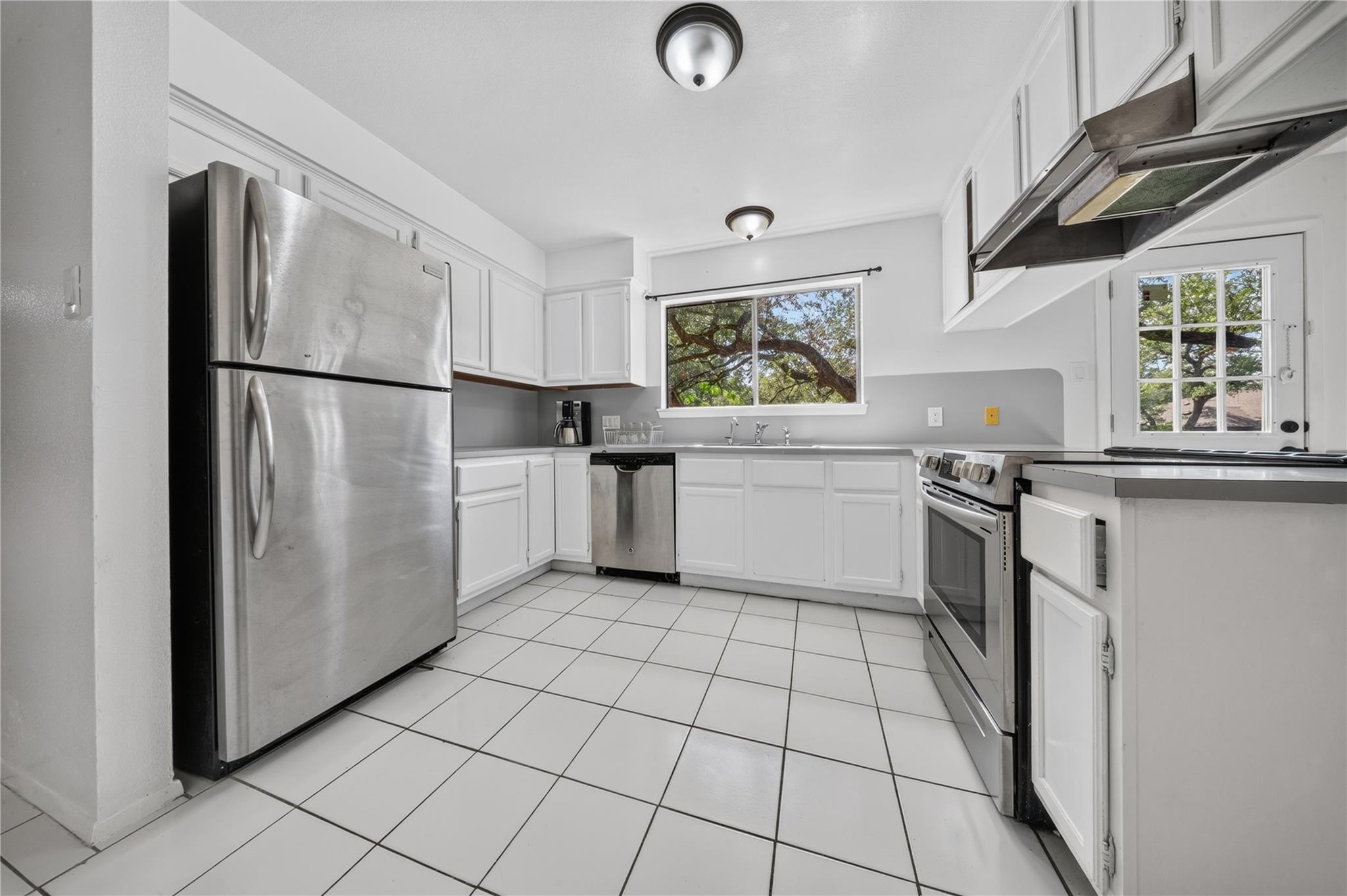 105 N Summit Ridge DR