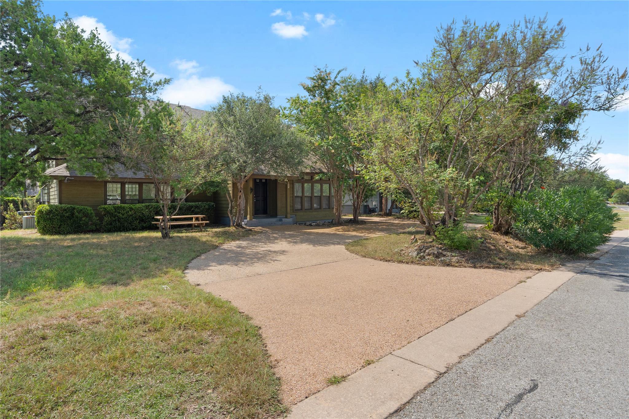 105 N Summit Ridge DR
