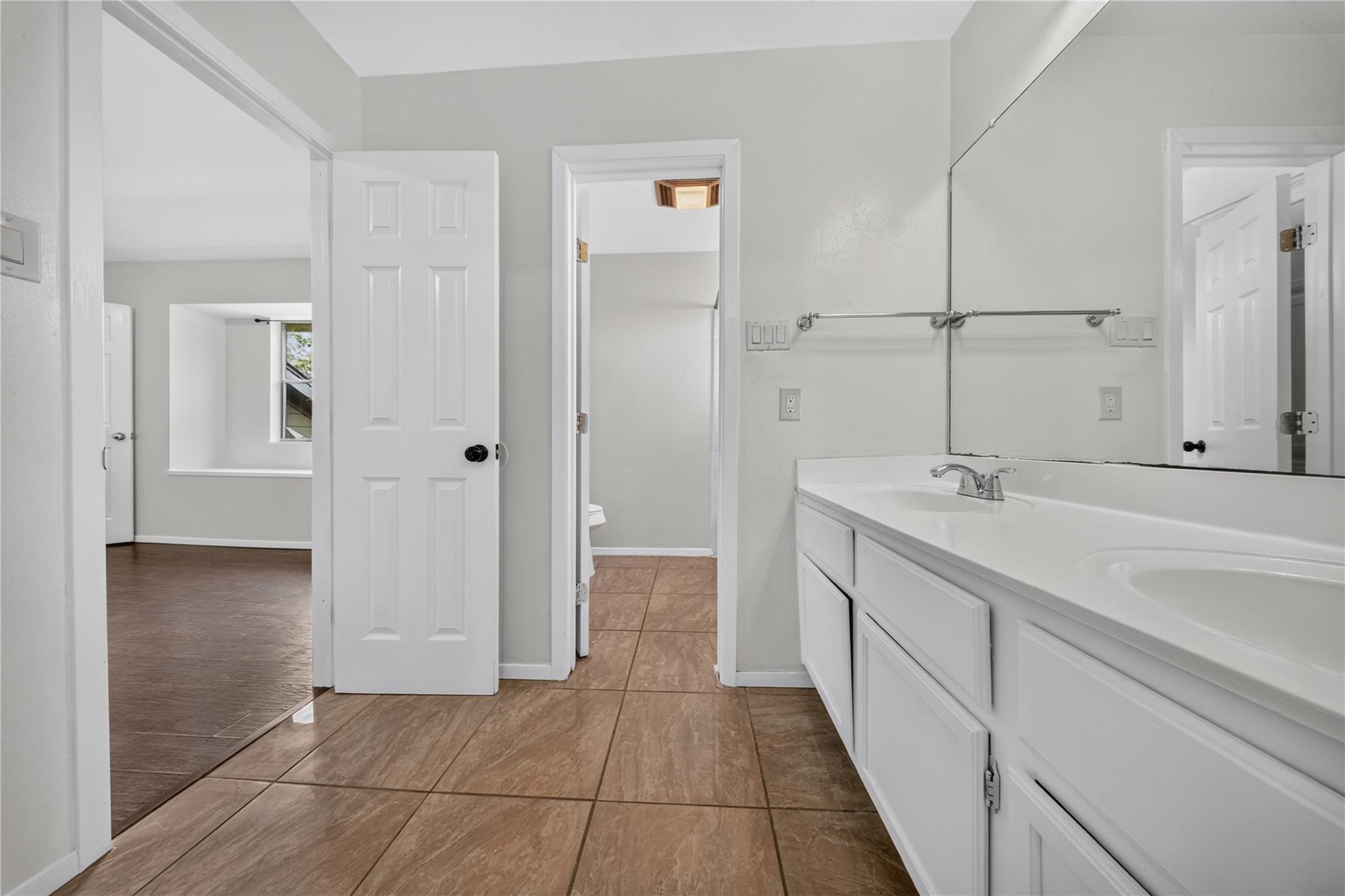 105 N Summit Ridge DR