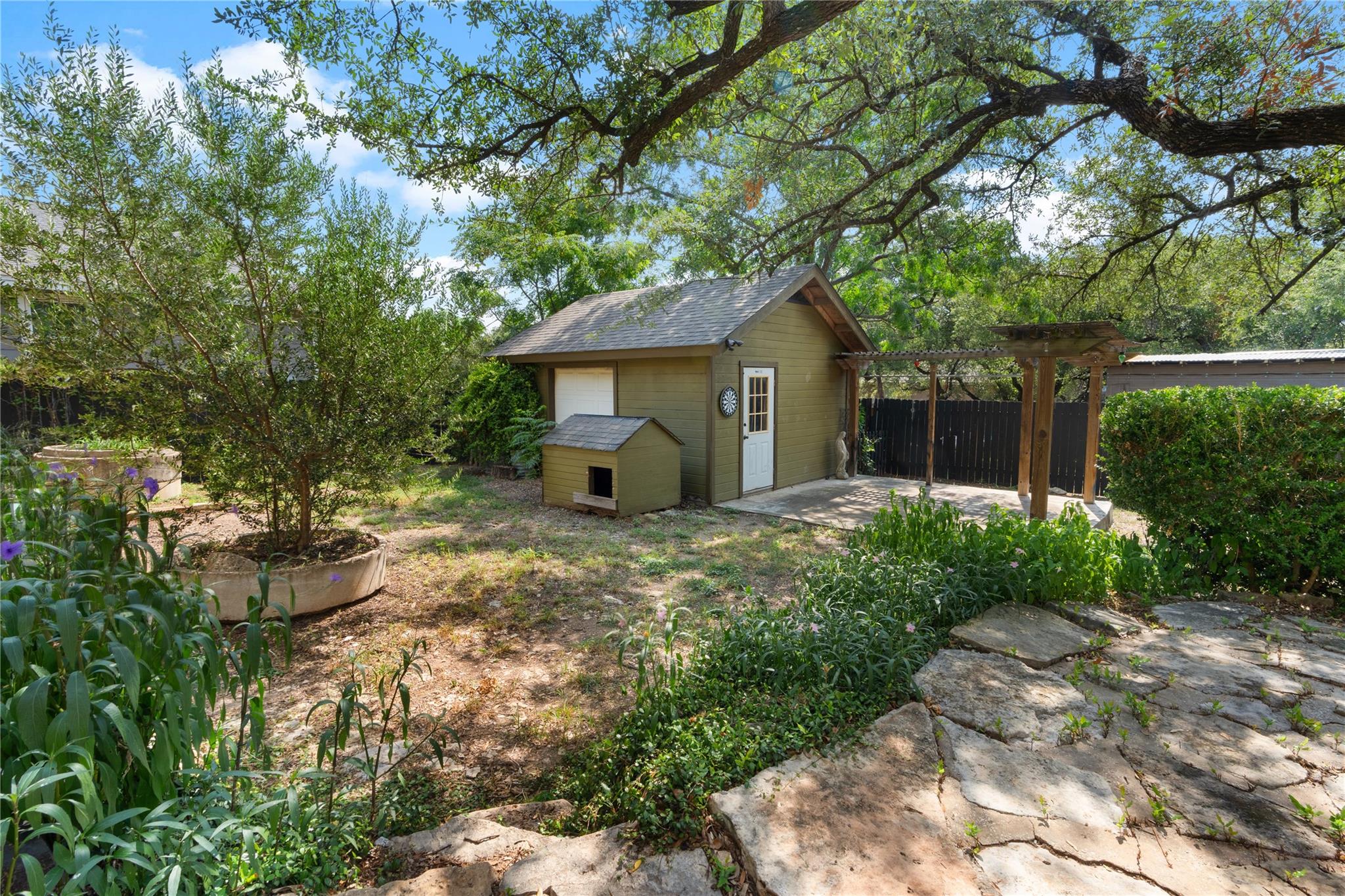 105 N Summit Ridge DR