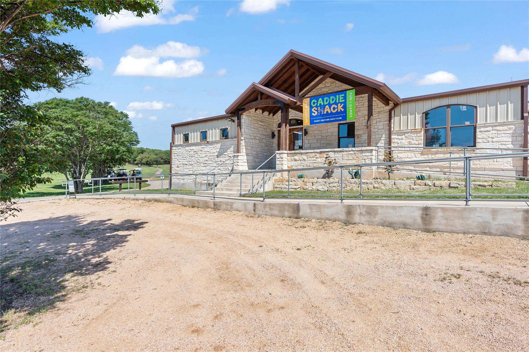105 N Summit Ridge DR