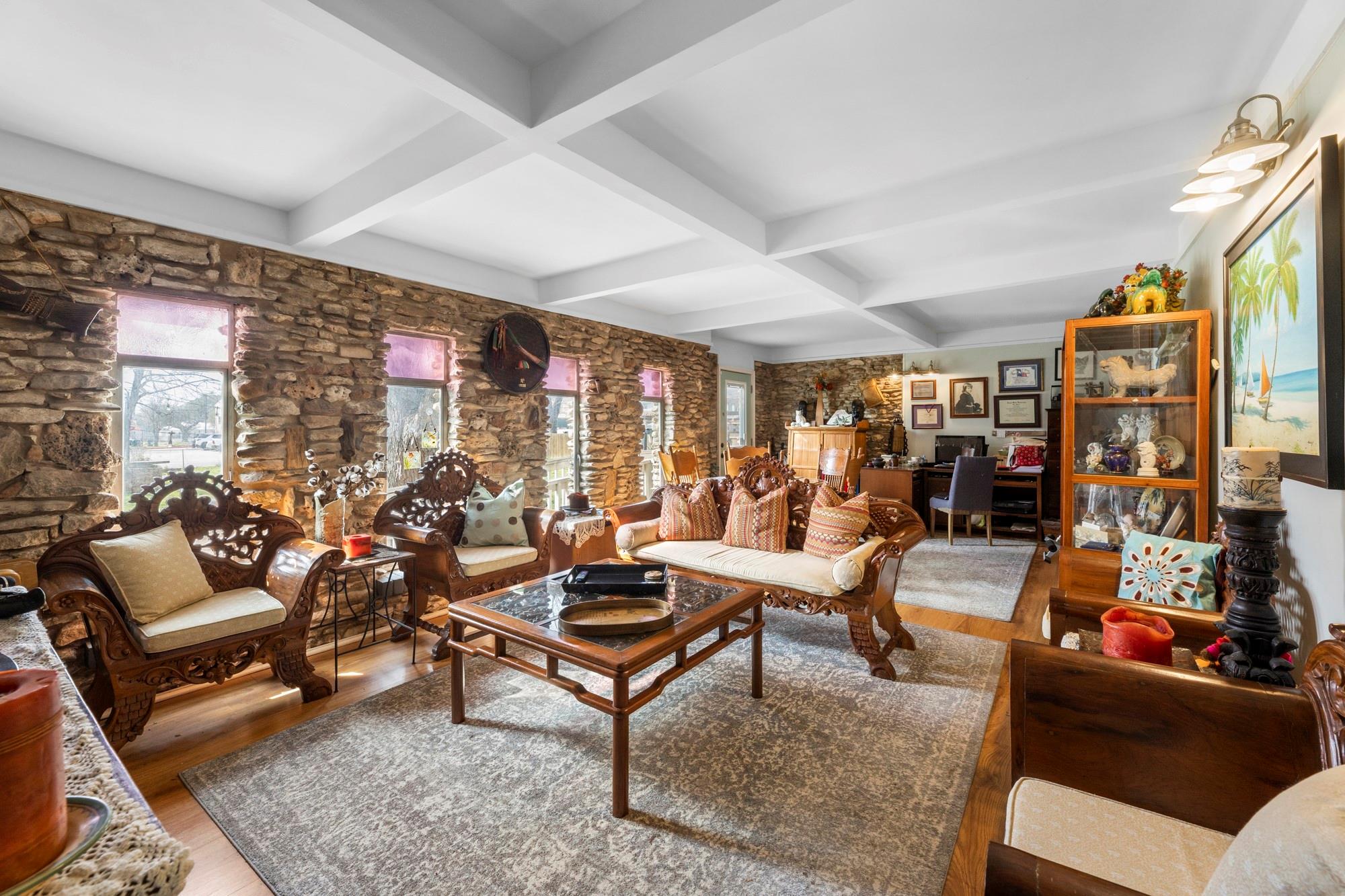 3303 Ranch Road 1869