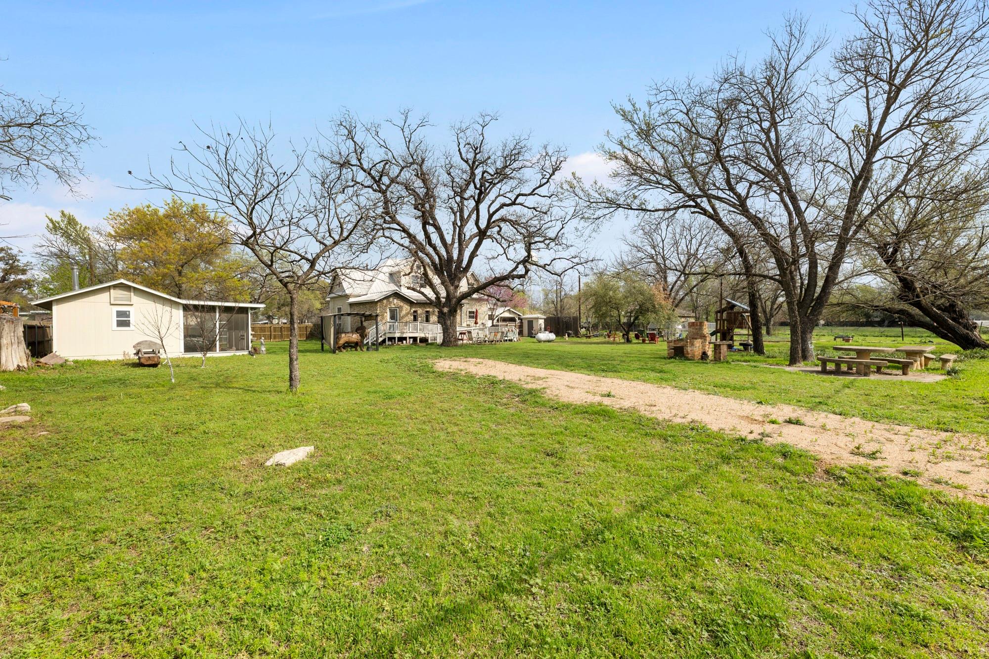 3303 Ranch Road 1869