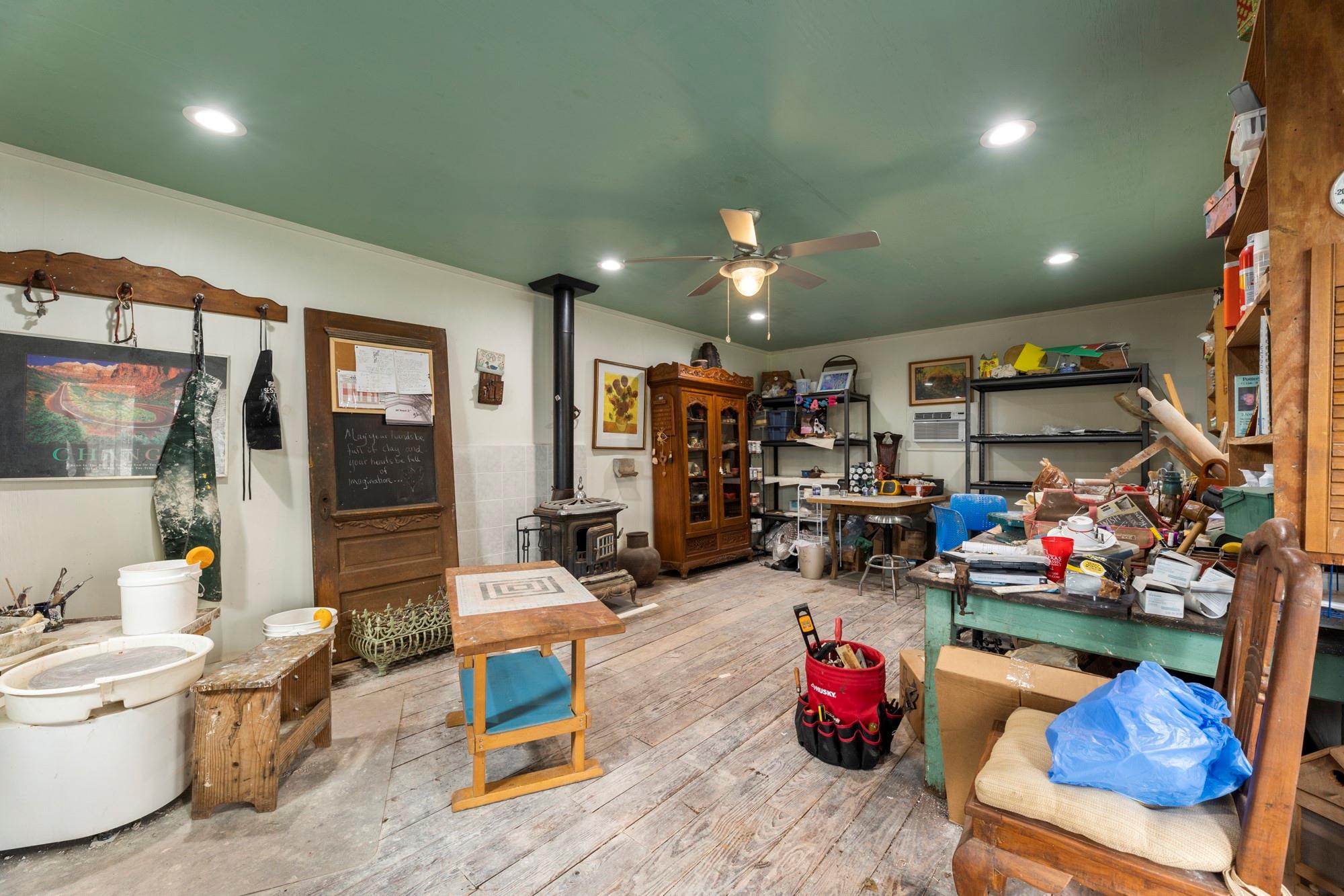 3303 Ranch Road 1869