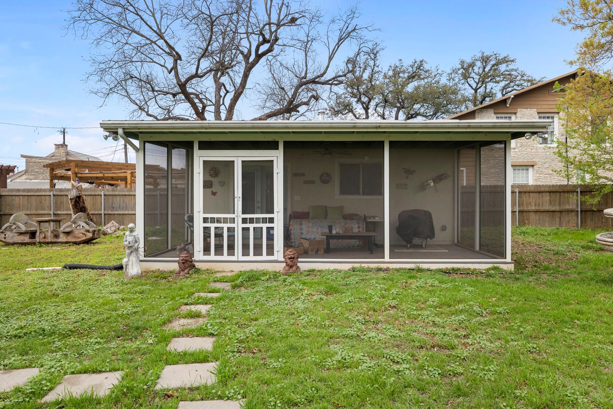 3303 Ranch Road 1869