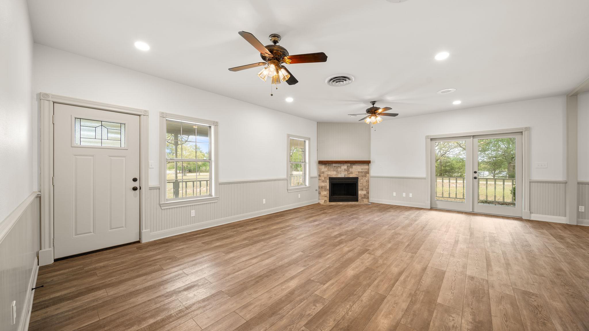 2205 S US Highway 77