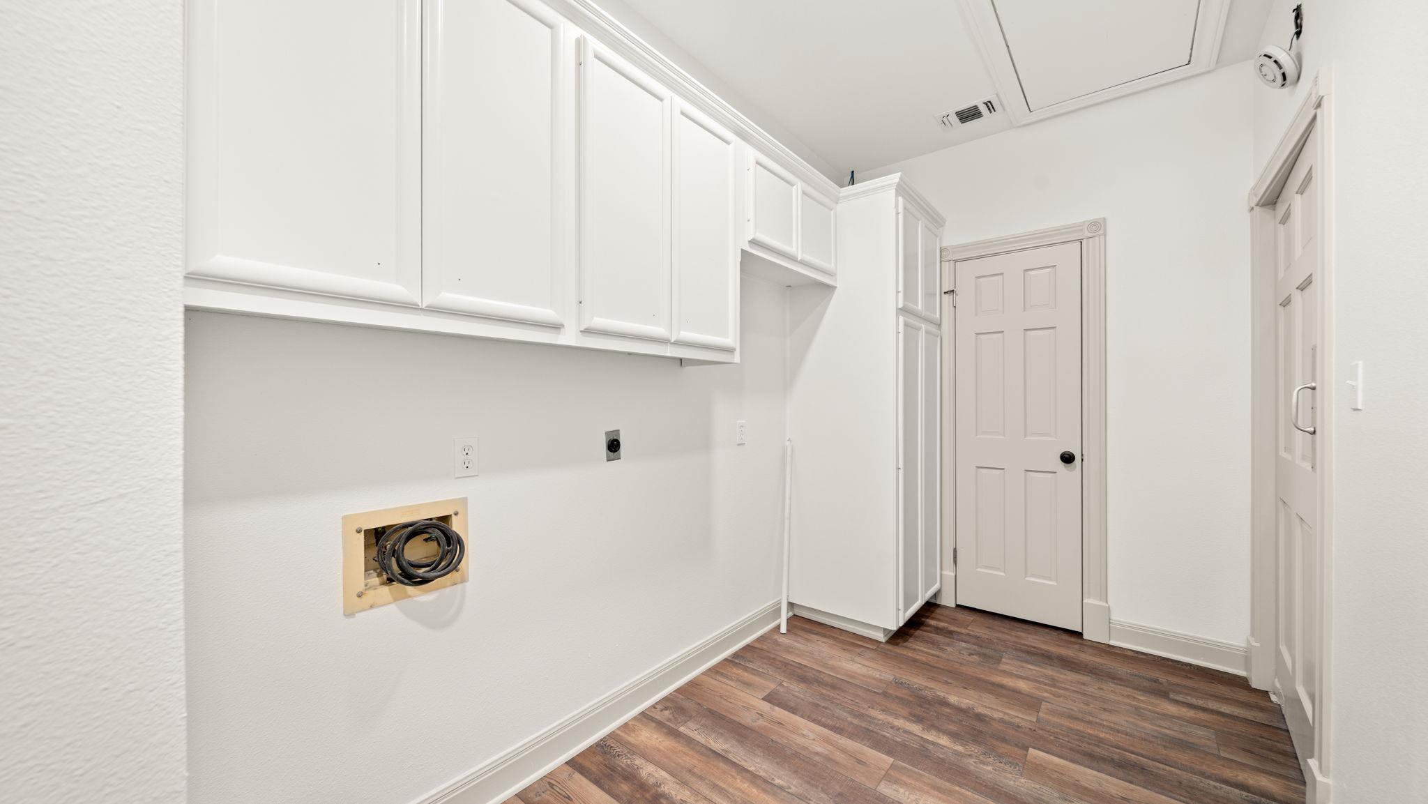 2205 S US Highway 77