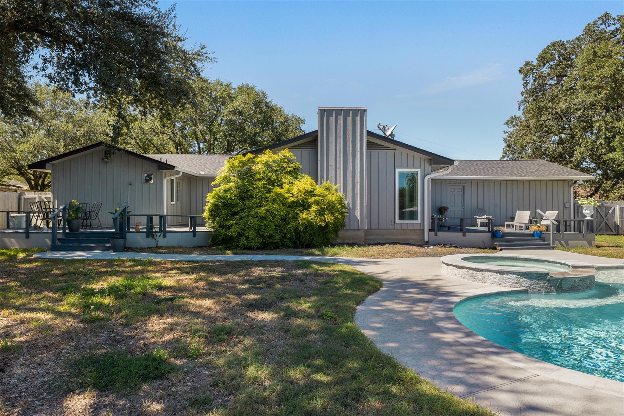 364 Woodland Ave