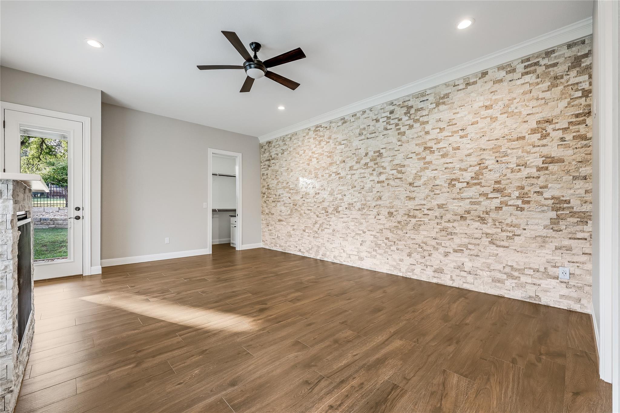 112 Venture BLVD S