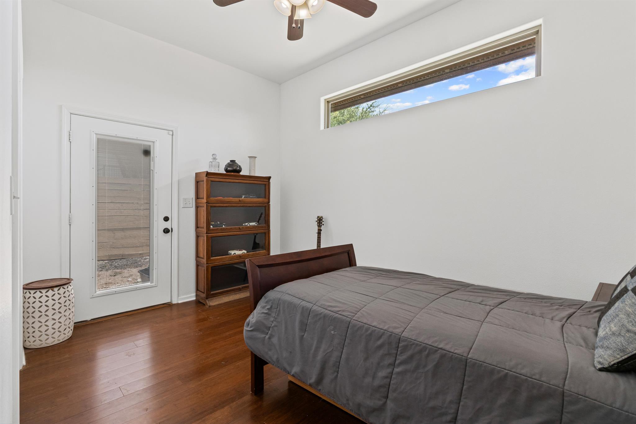 5704 Roundup WAY
