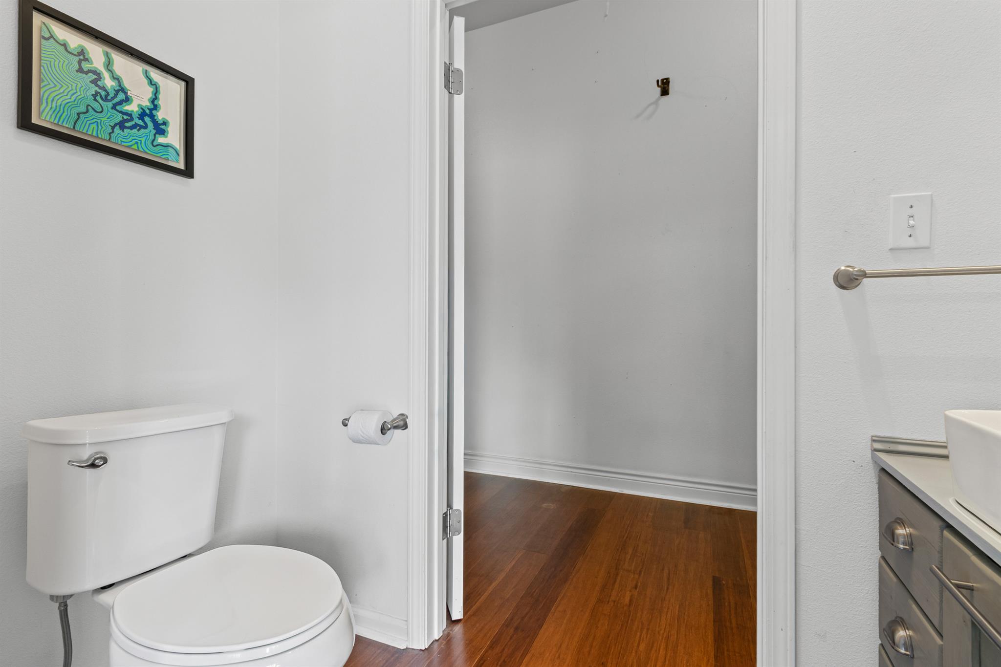 5704 Roundup WAY
