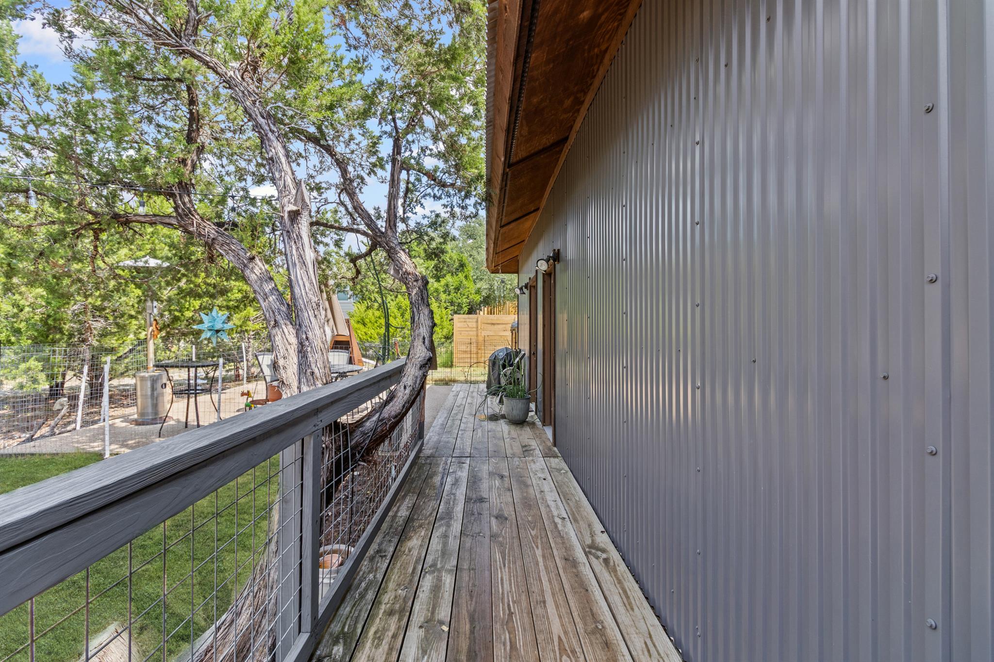 5704 Roundup WAY