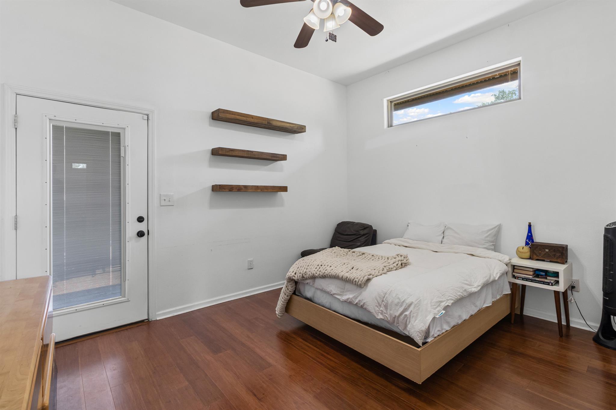 5704 Roundup WAY