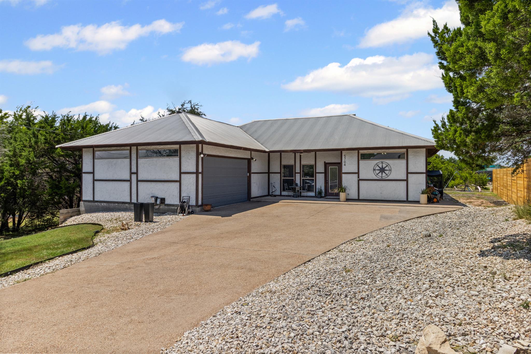 5704 Roundup WAY