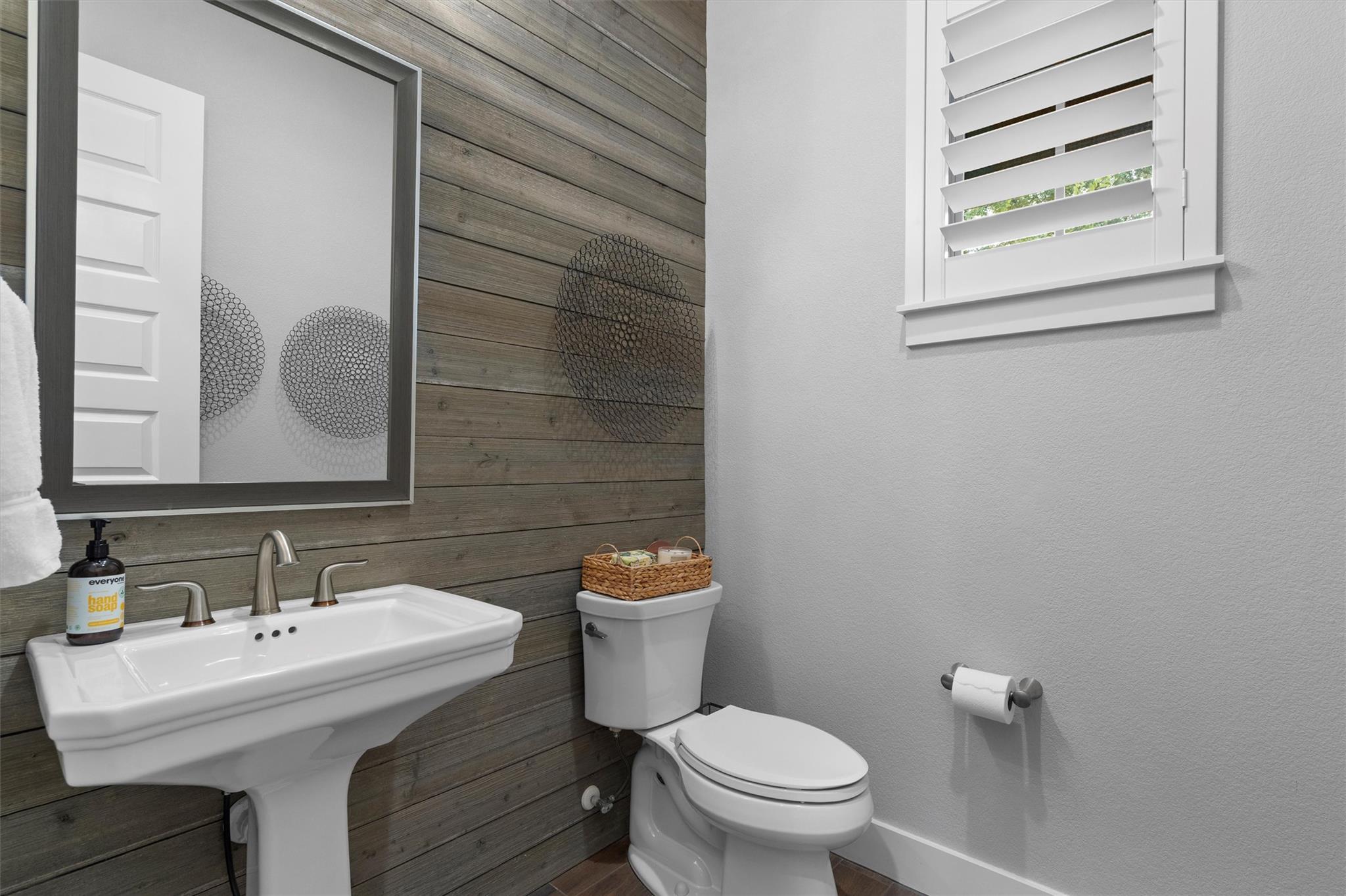 1310 Prosperity Hills DR