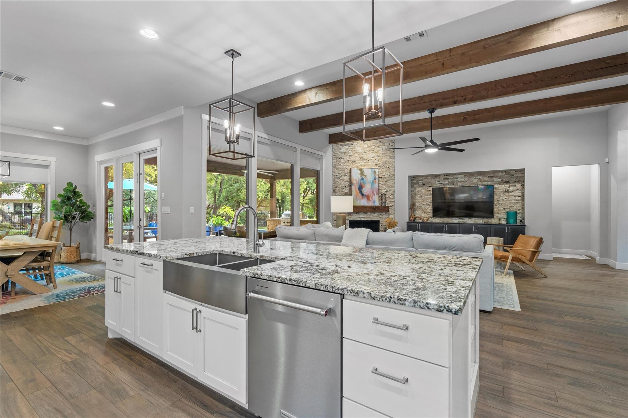 1310 Prosperity Hills DR