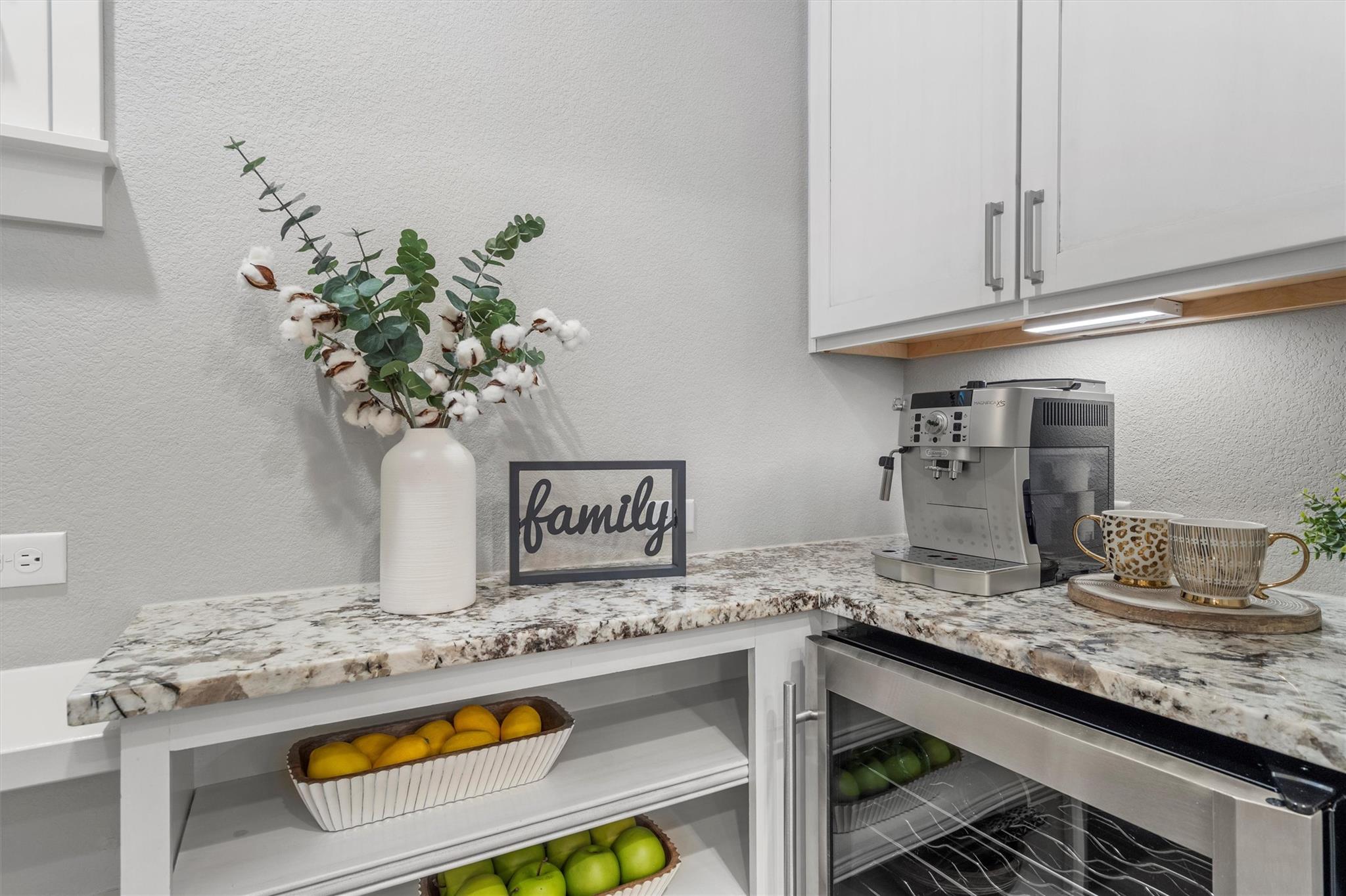 1310 Prosperity Hills DR