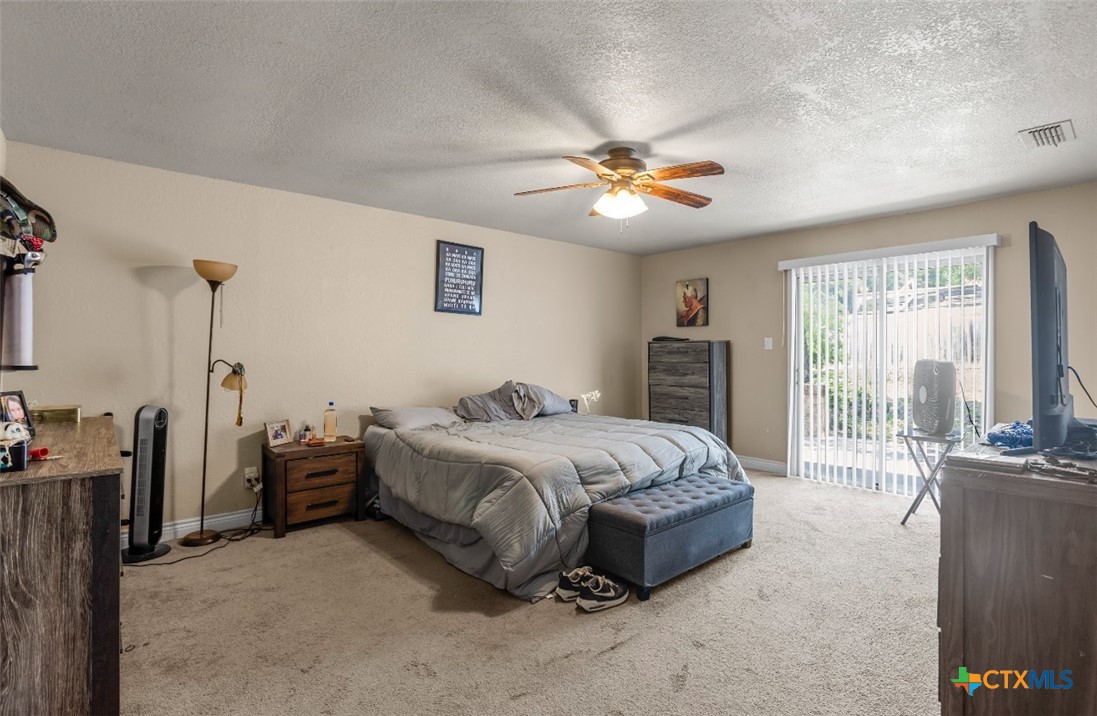 930 Verna Lee Boulevard