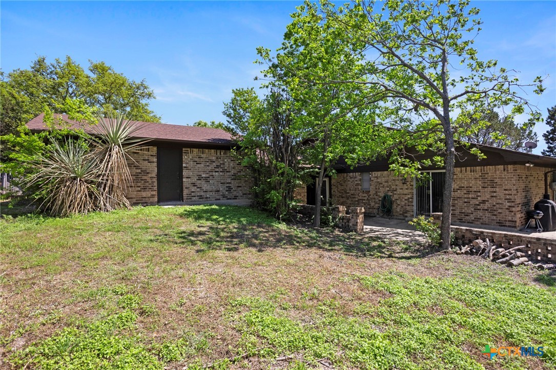 930 Verna Lee Boulevard