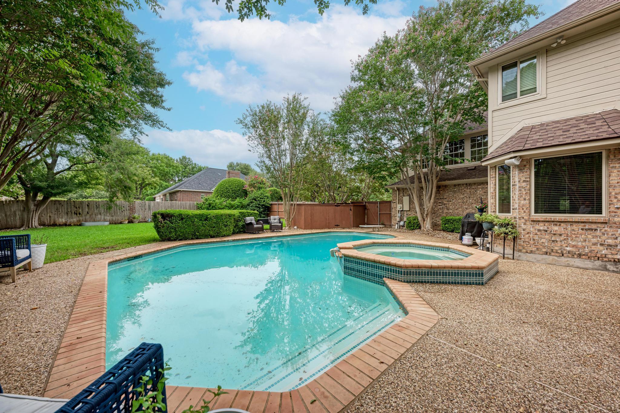 55 Twin Ridge PKWY