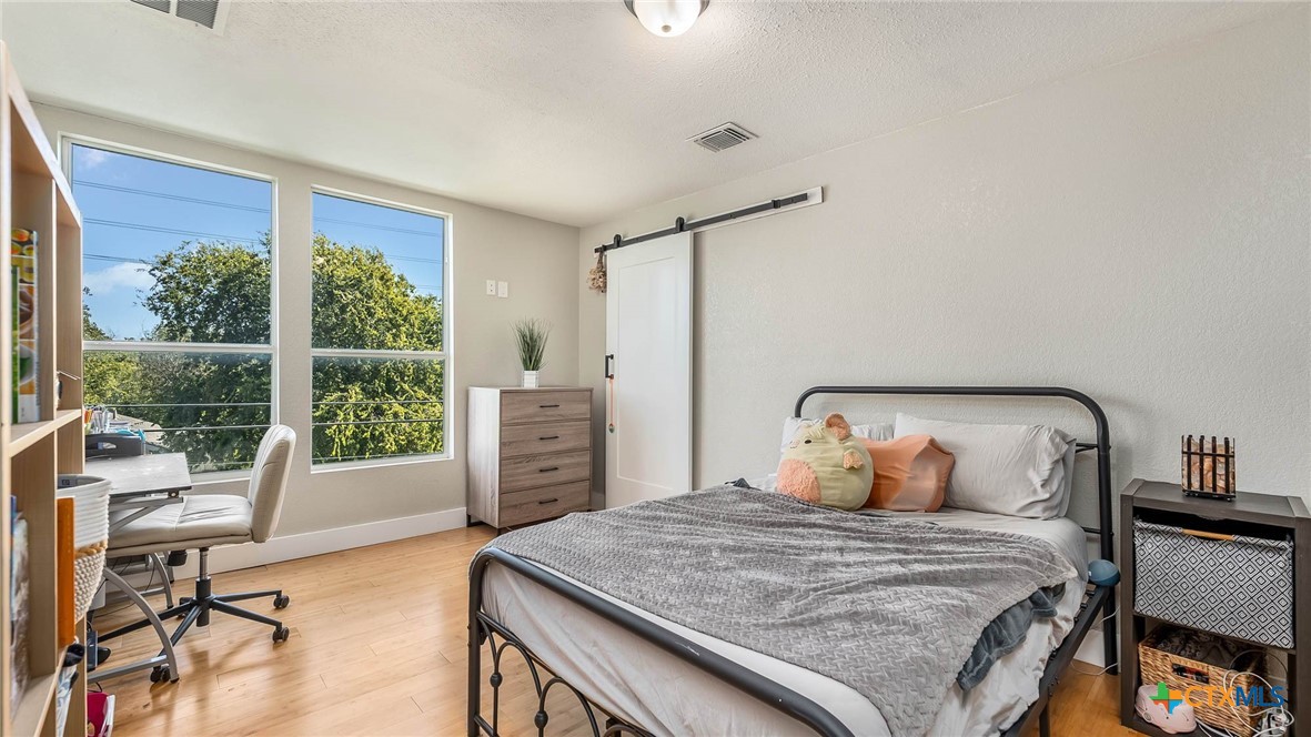 801 W Mulberry Avenue